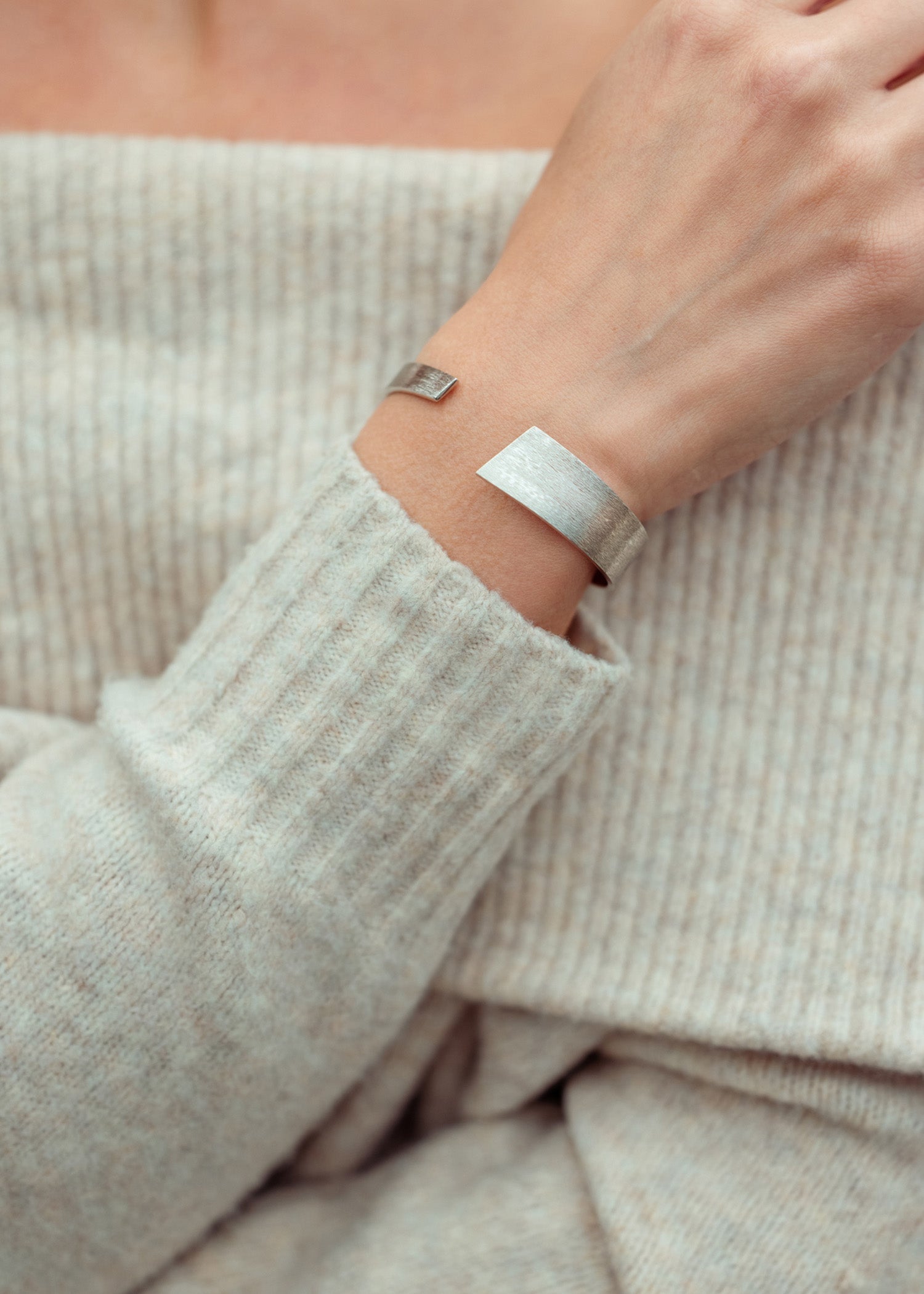 Bangle Silver Matt Pulpit Rock