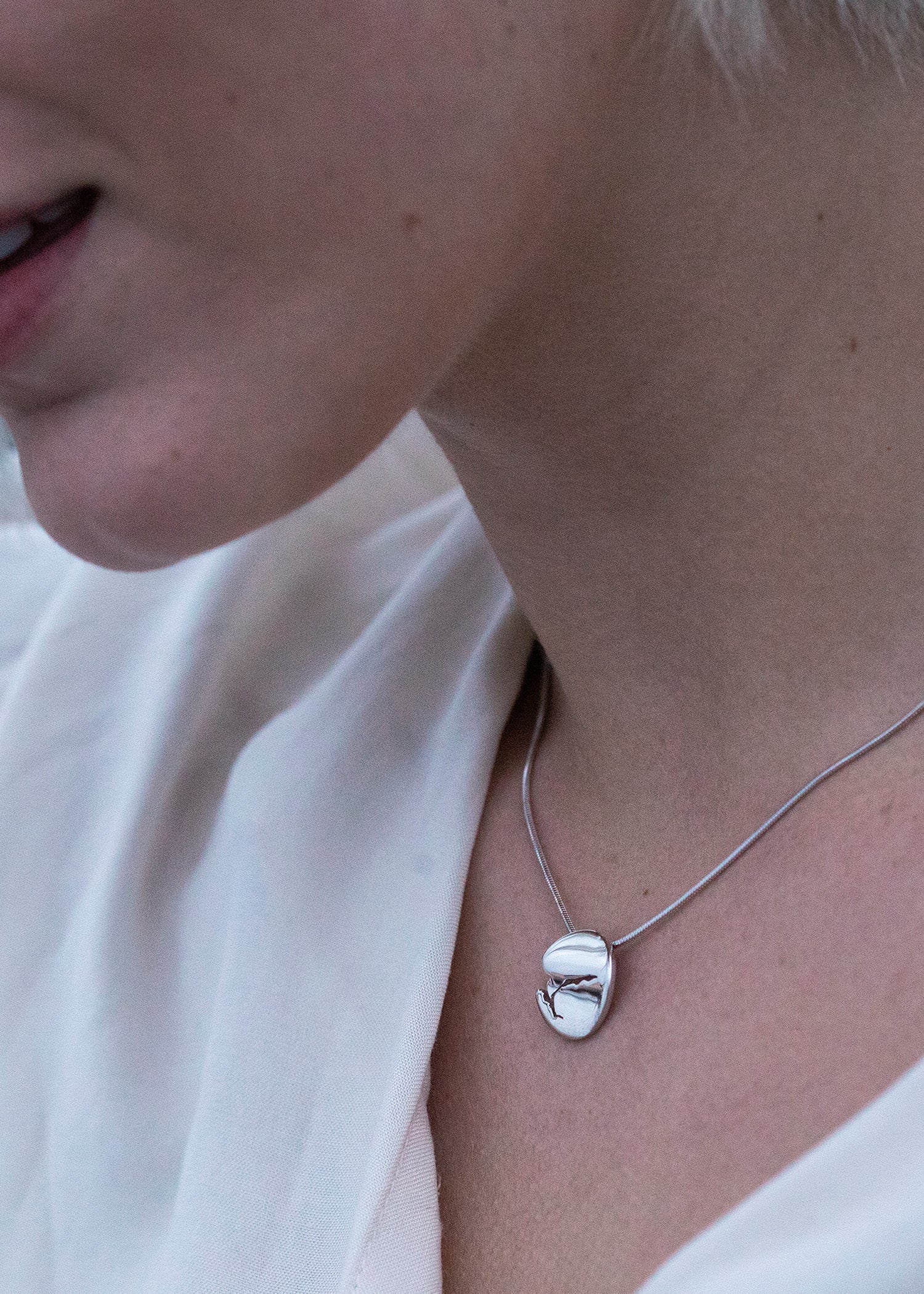 Curved Pendant Silver 16 mm Shiny Sognefjord