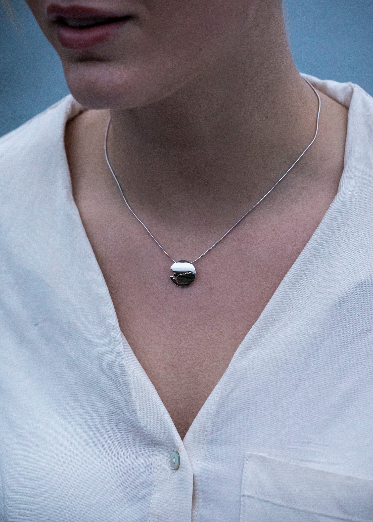 Curved Pendant Silver 16 mm Shiny Hardangerfjord