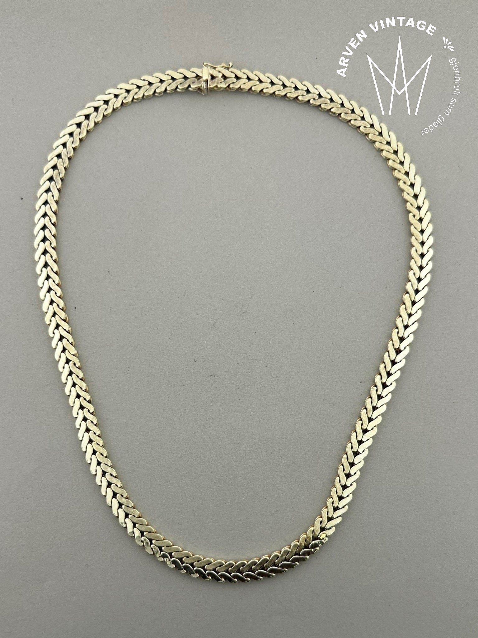 Vintage necklace yellow gold