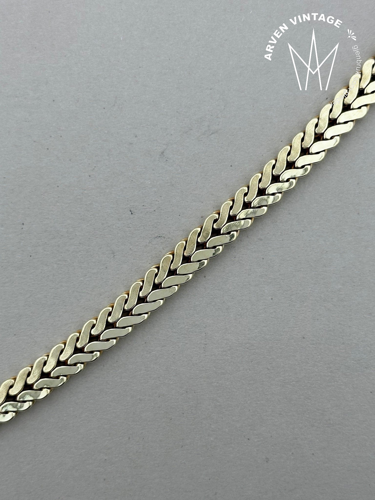 Vintage necklace yellow gold