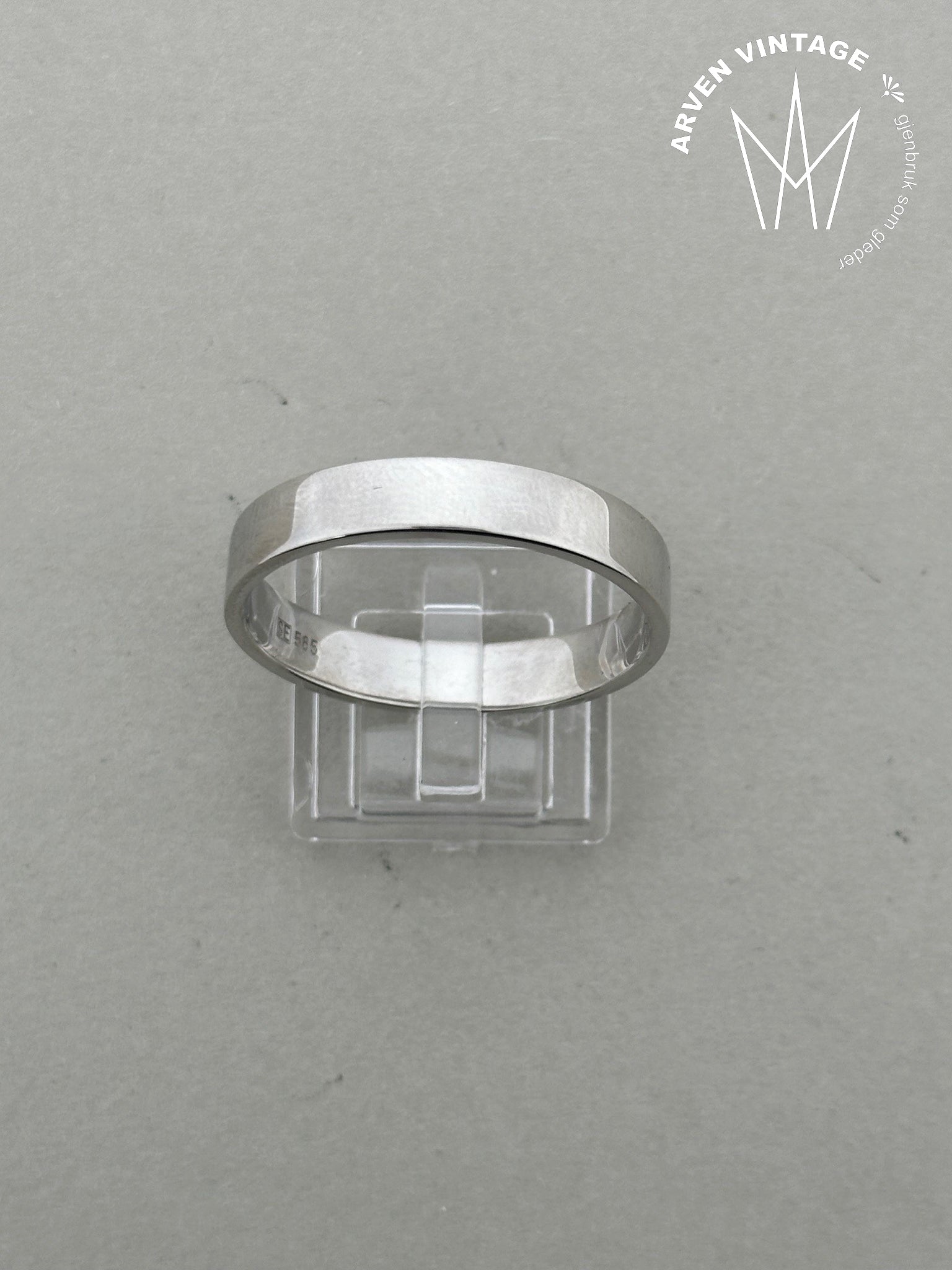 Vintage glatt ring hvitt gull str 57