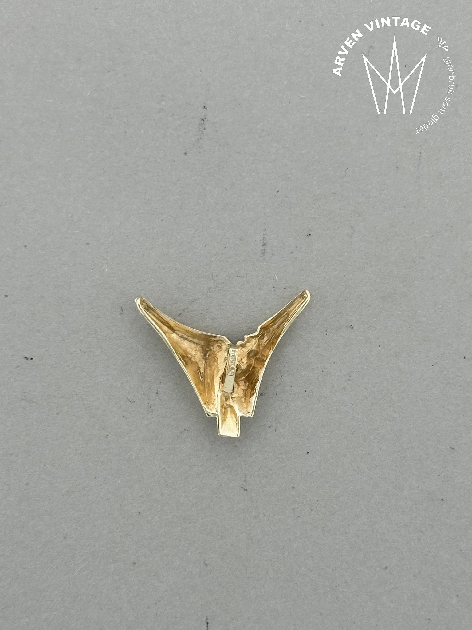 Vintage pendant yellow gold