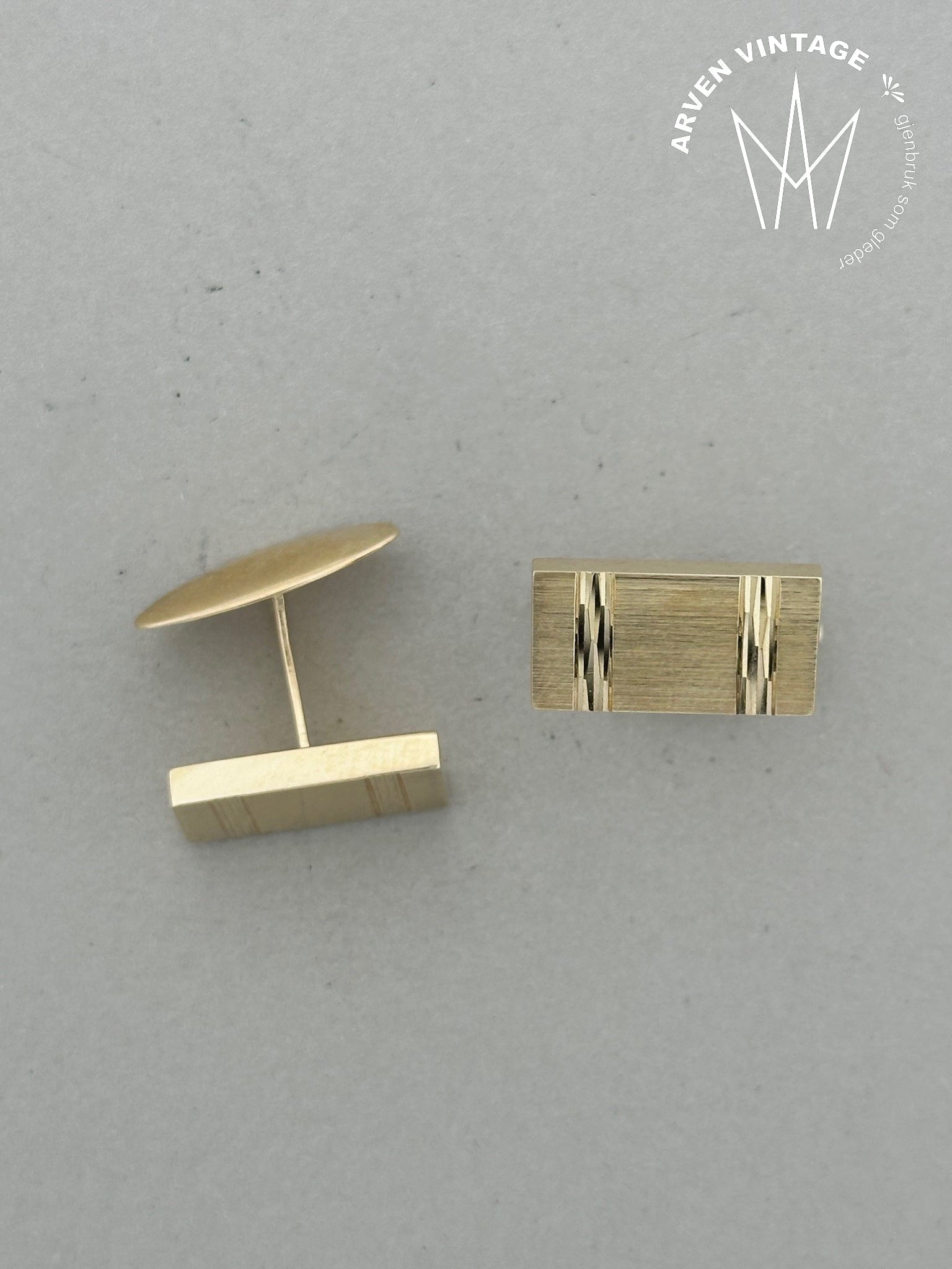 Vintage cufflinks yellow gold