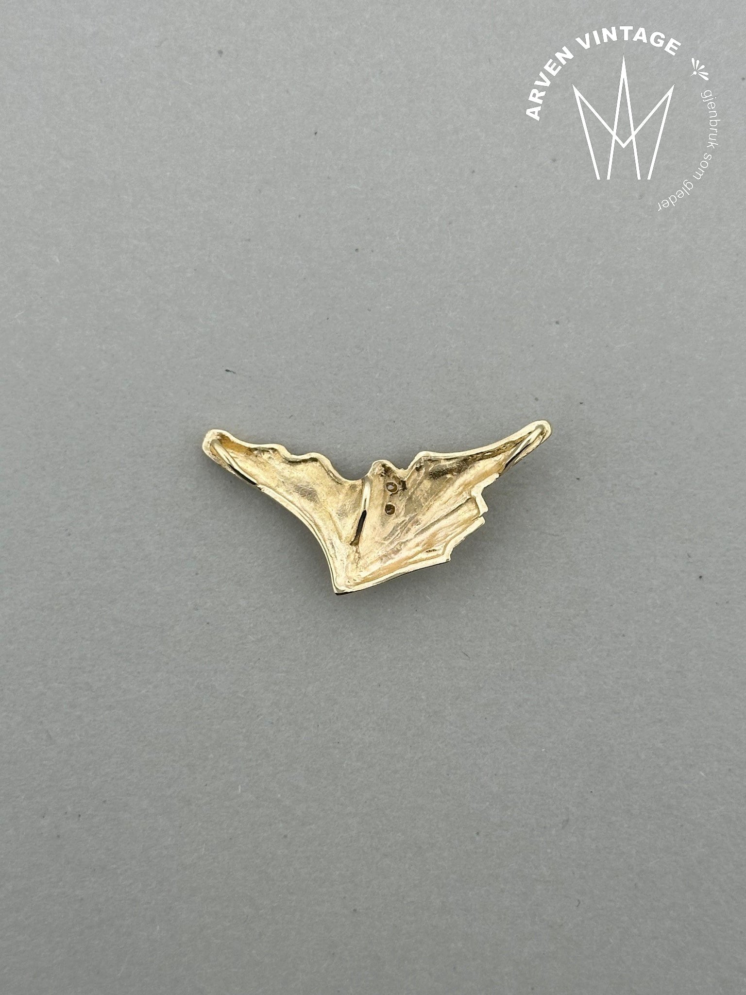 Vintage diamond pendant yellow gold