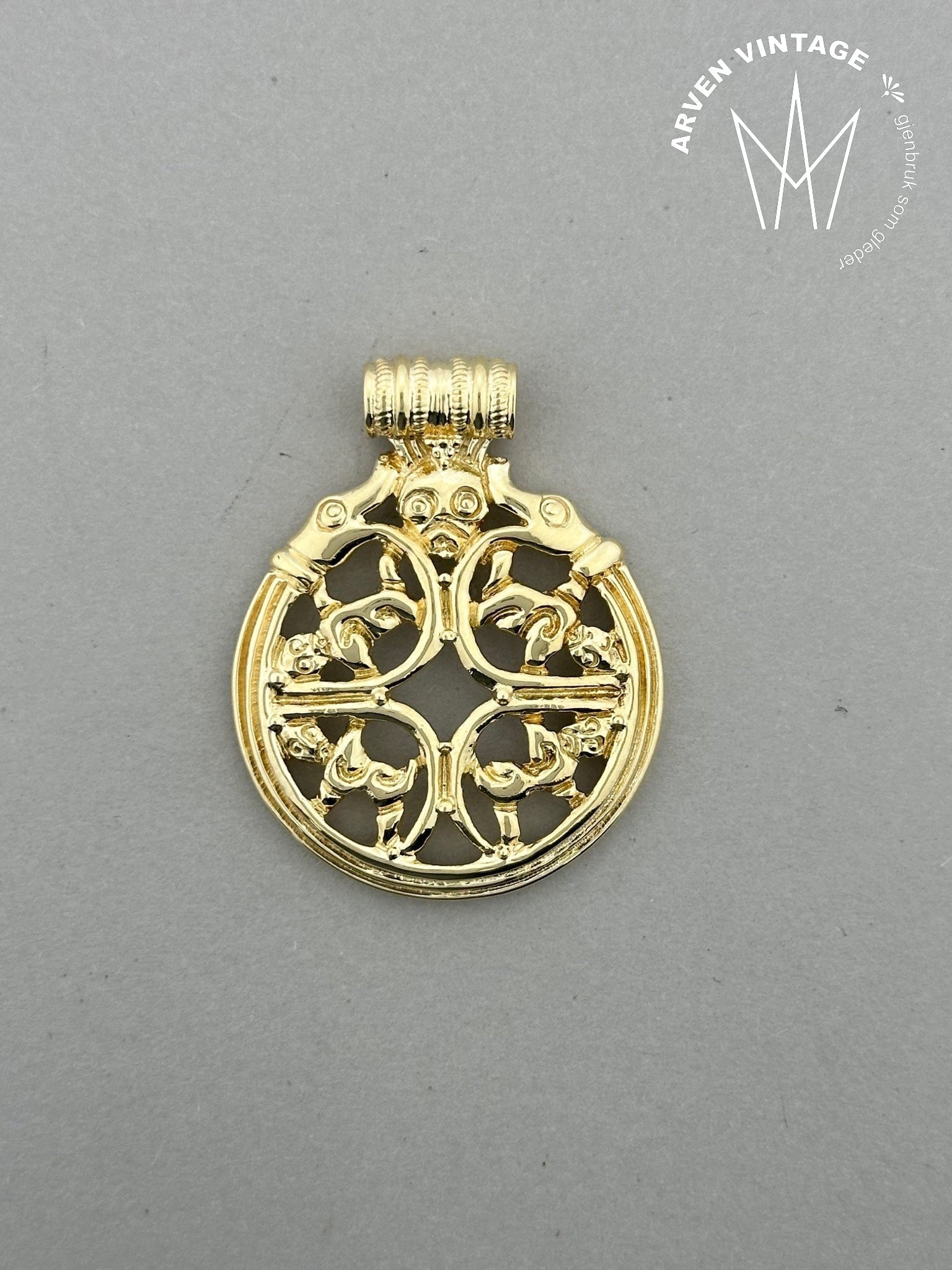 Vintage pendant yellow gold