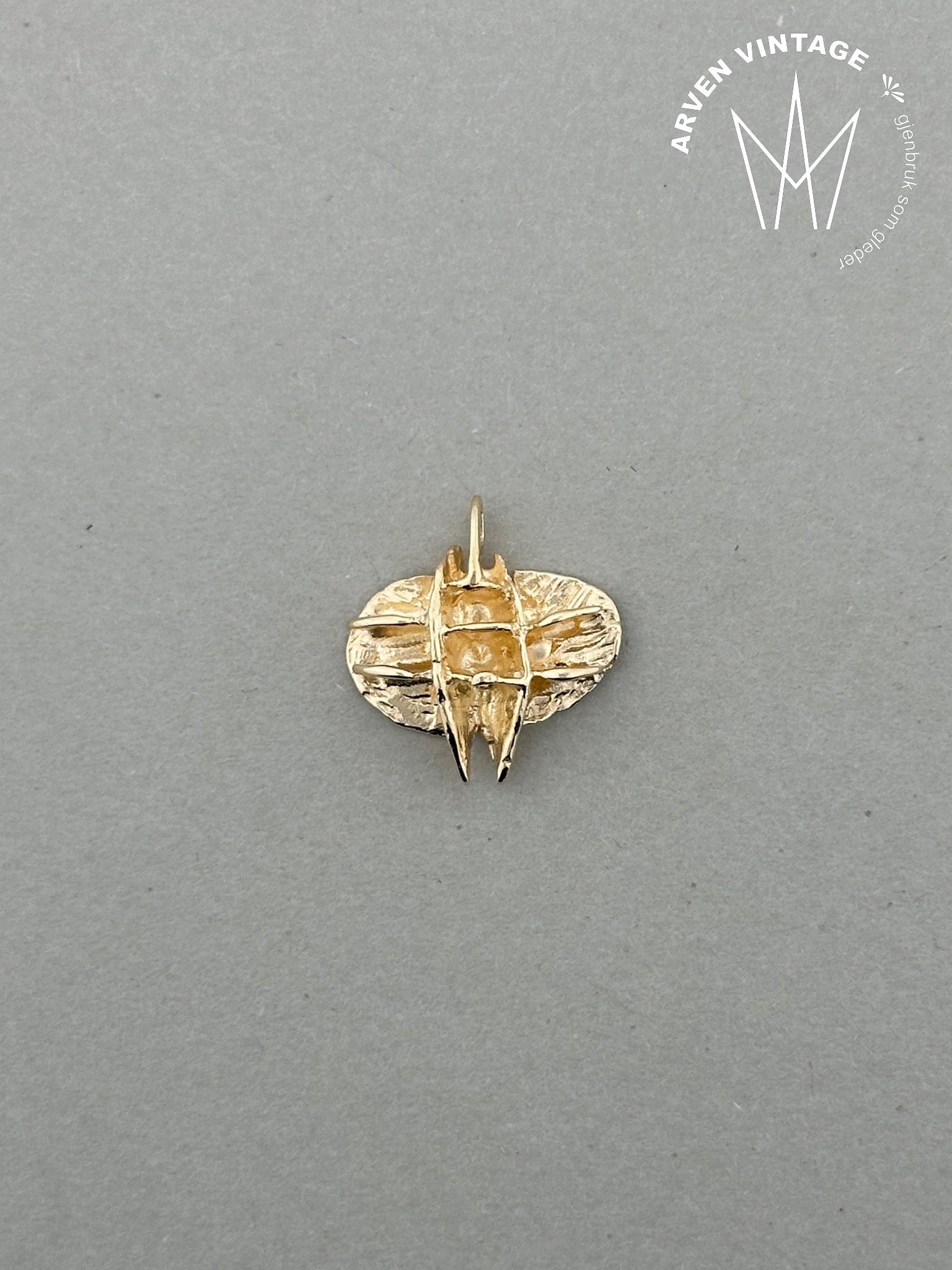 Vintage pendant yellow gold