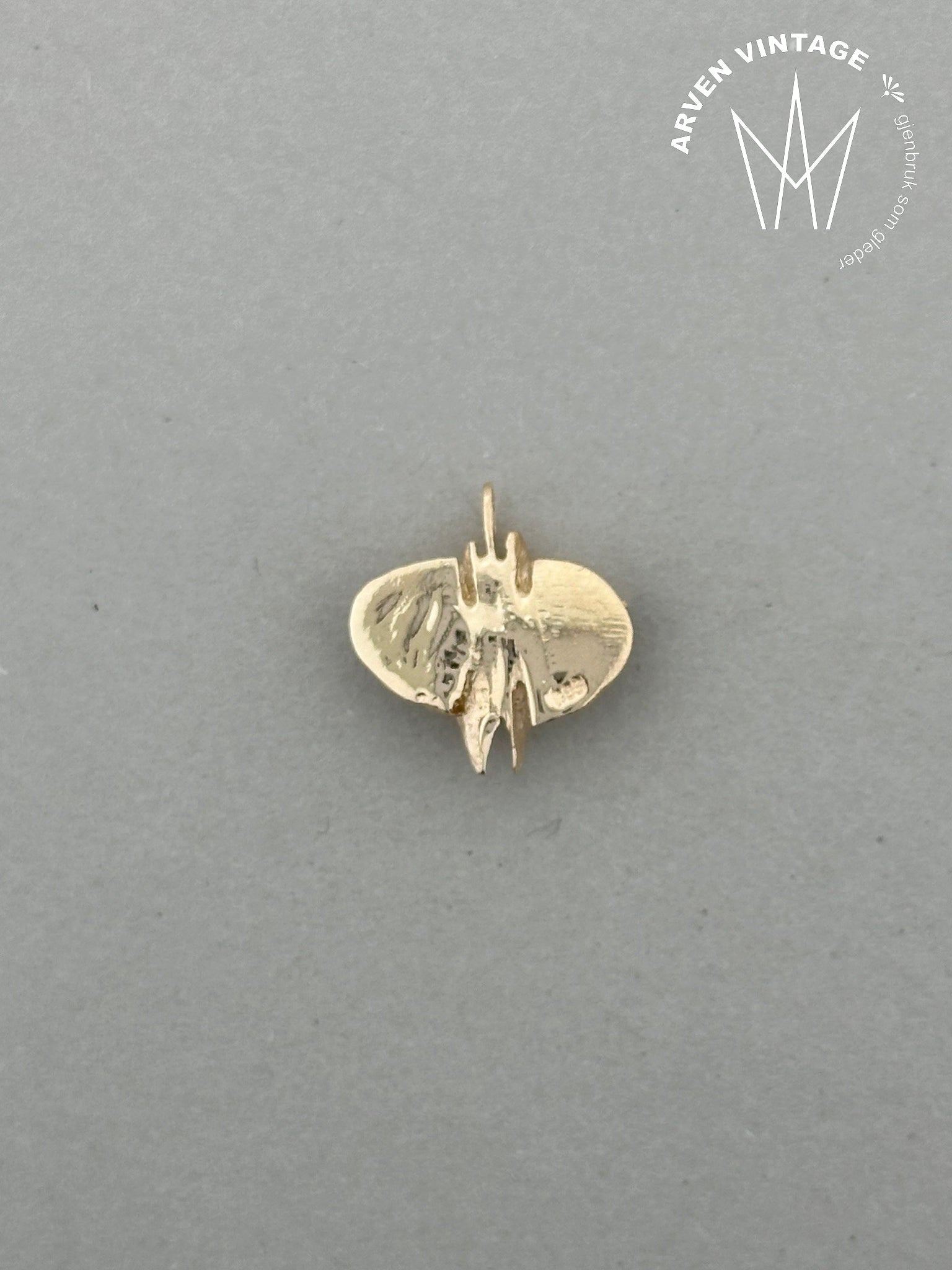 Vintage pendant yellow gold