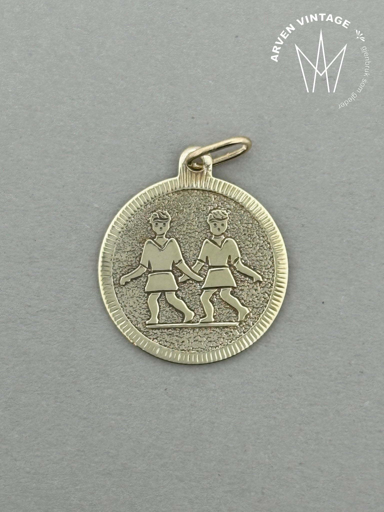 Vintage Gemini pendant yellow gold