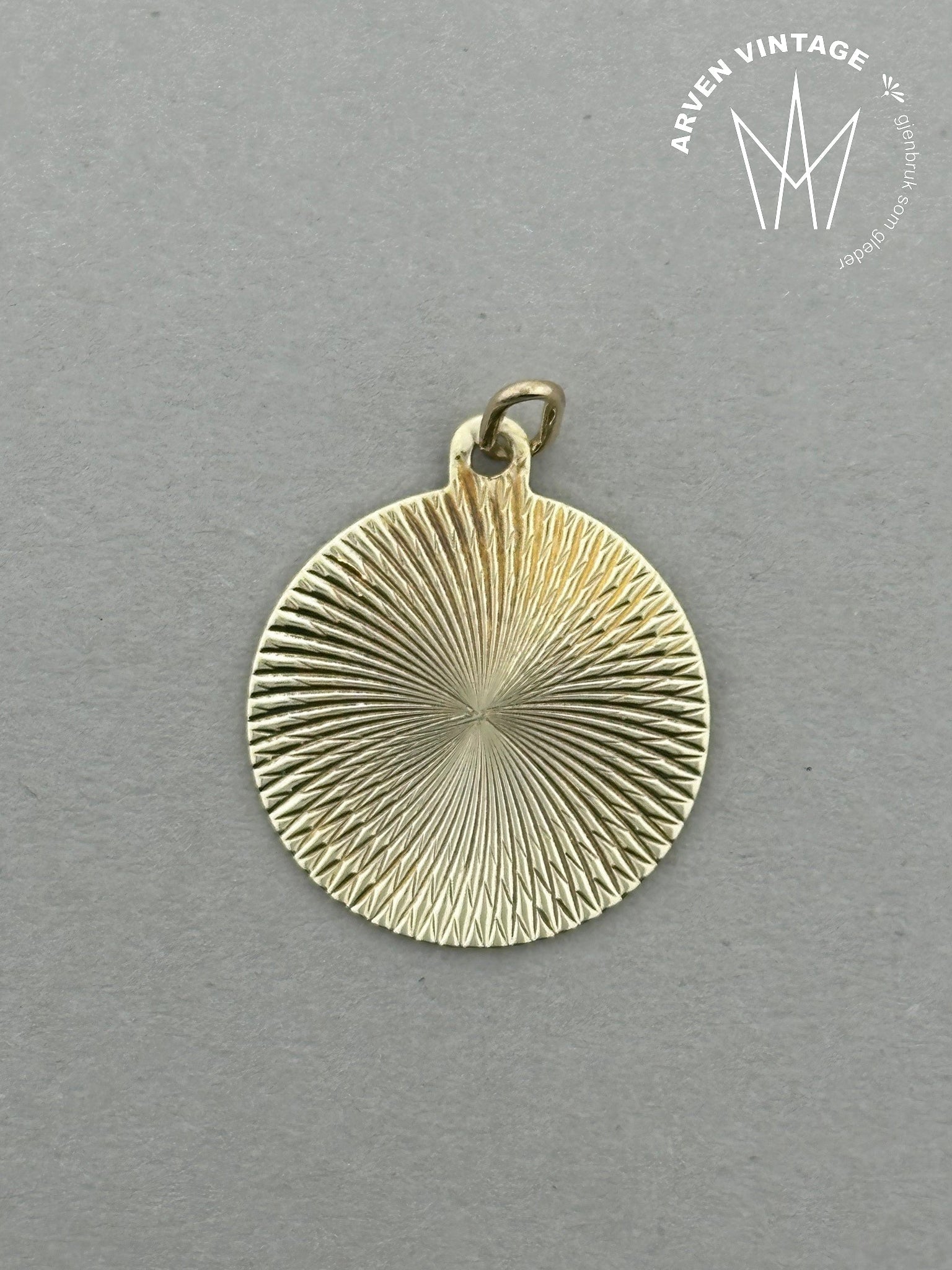 Vintage Gemini pendant yellow gold