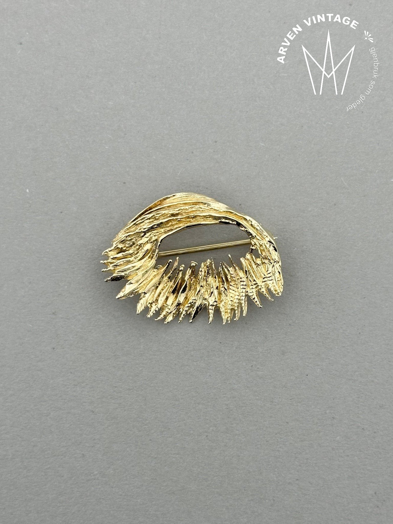 Vintage gold brooch