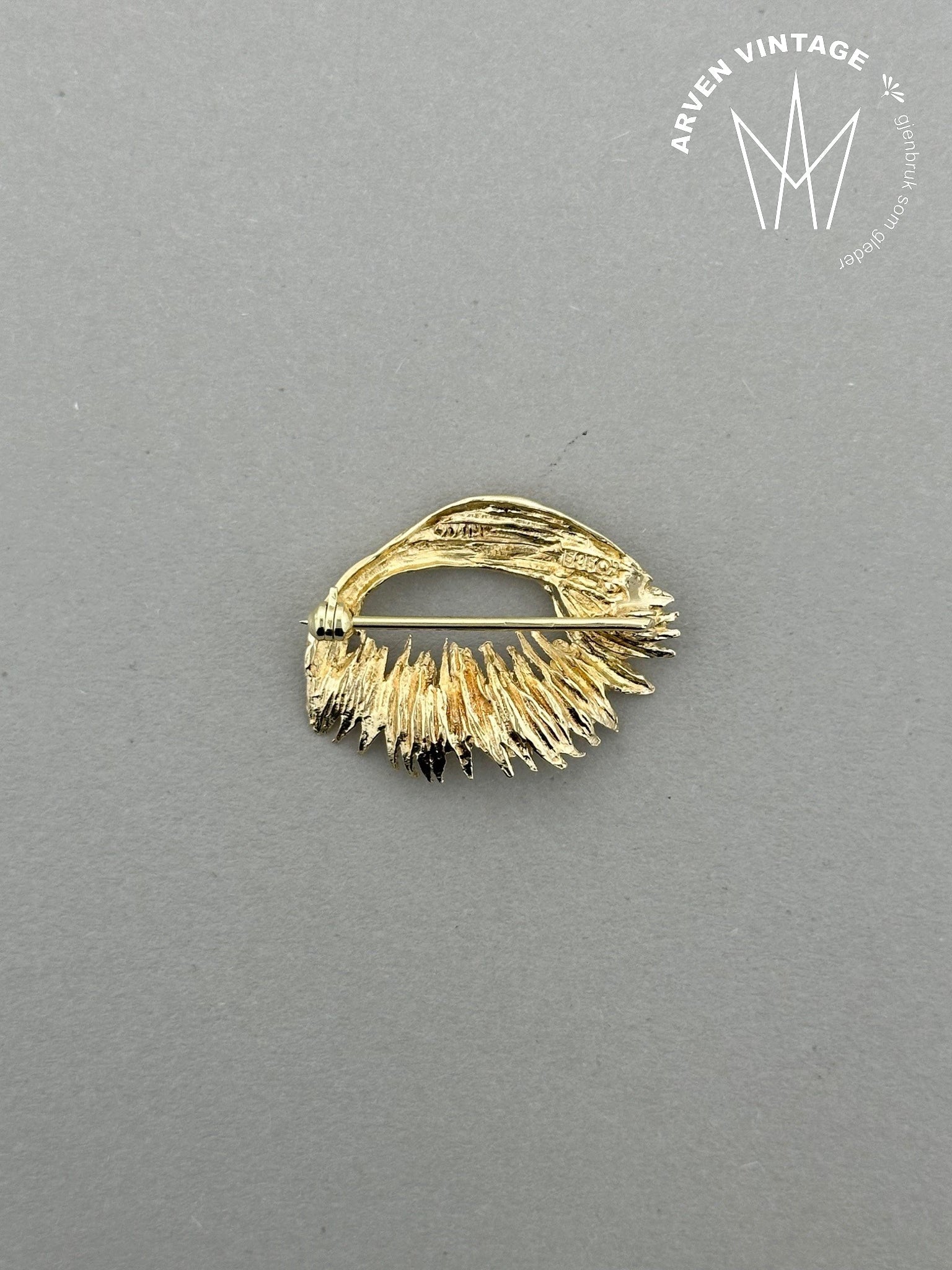 Vintage gold brooch