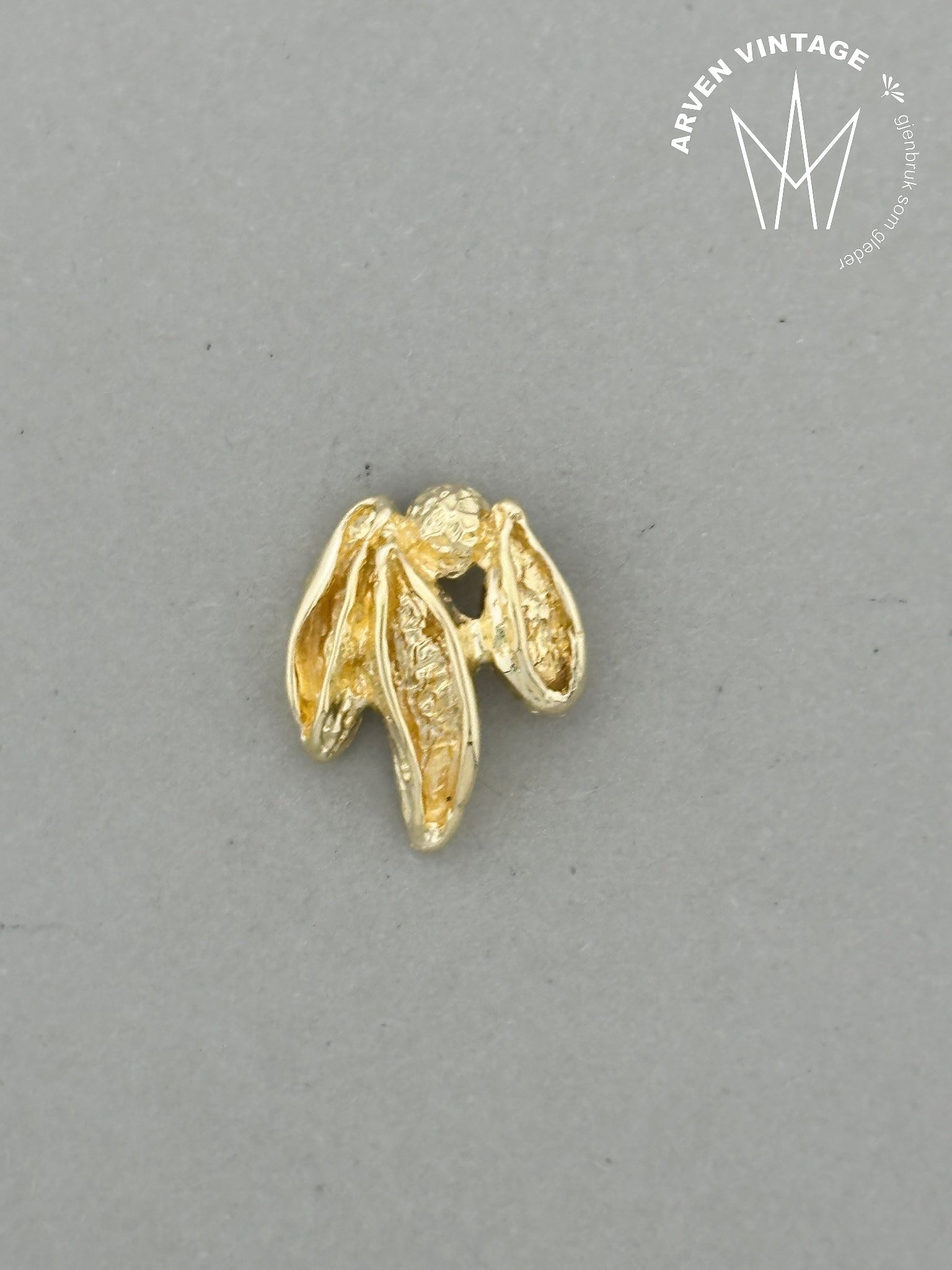 Vintage pendant yellow gold