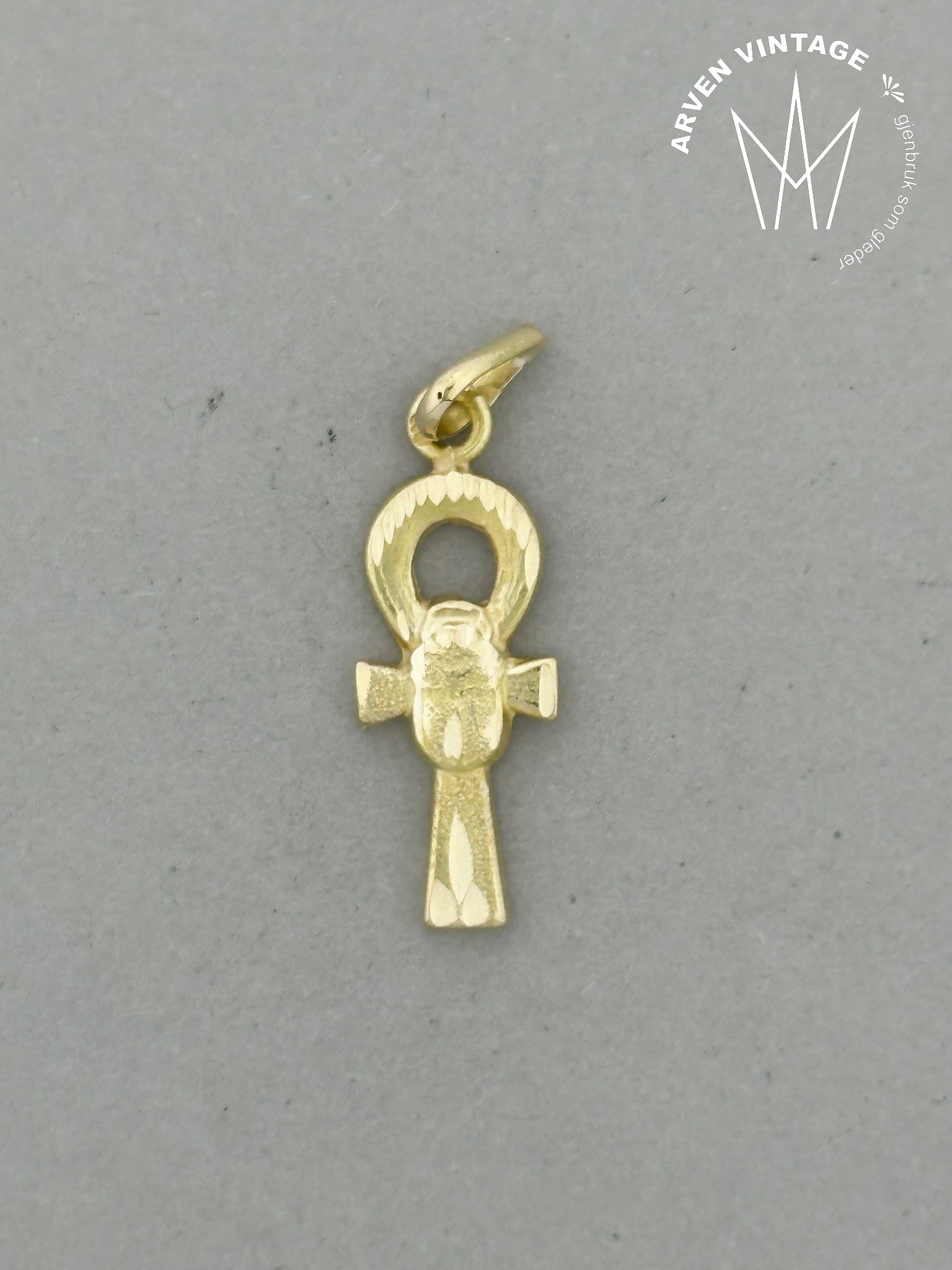 Vintage pendant yellow gold
