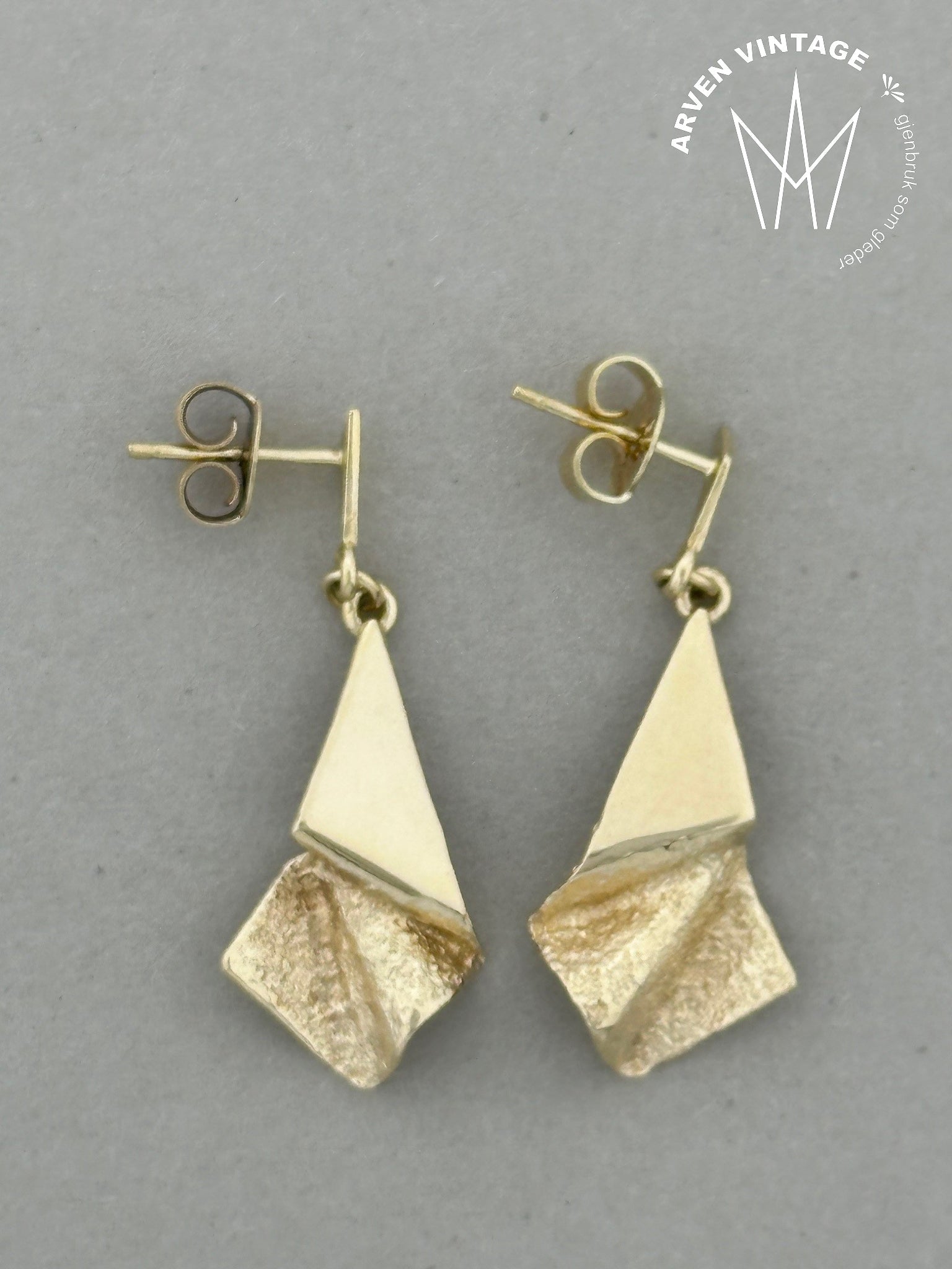 Vintage earrings yellow gold