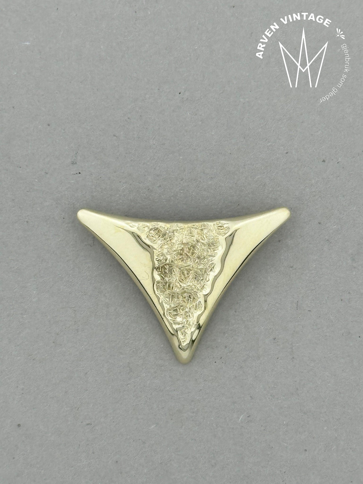 Vintage pendant yellow gold