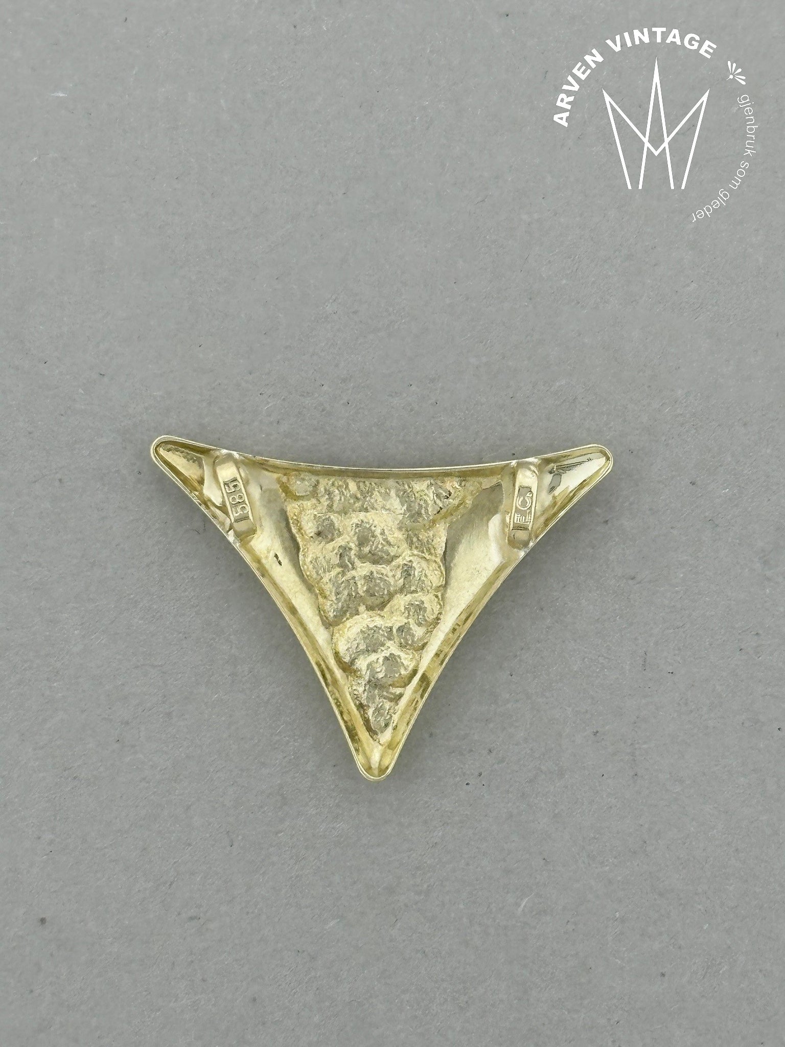 Vintage pendant yellow gold