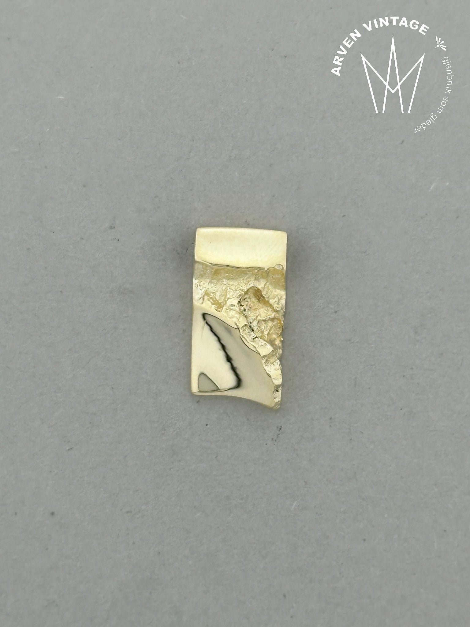 Vintage pendant yellow gold