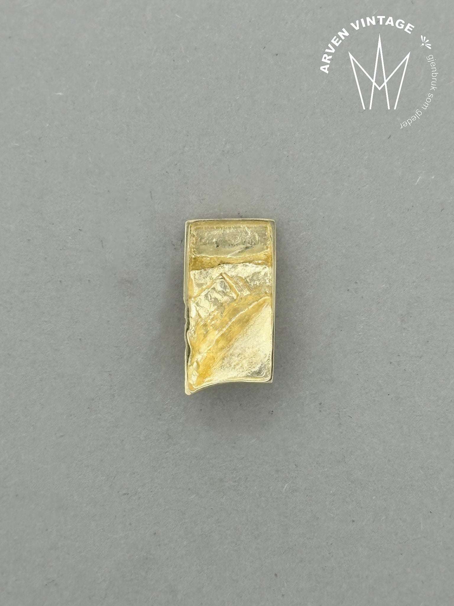 Vintage pendant yellow gold