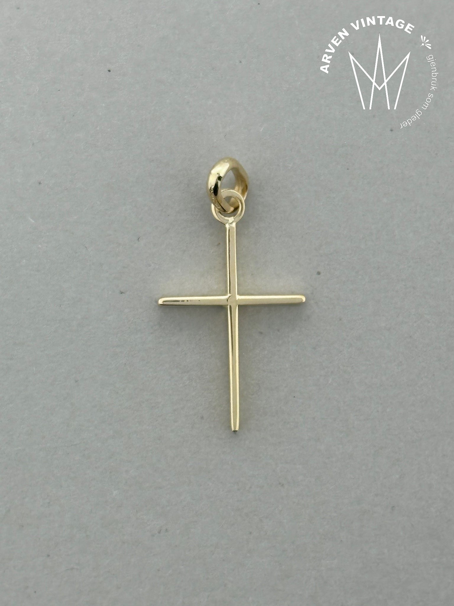 Vintage cross pendant 18K yellow gold