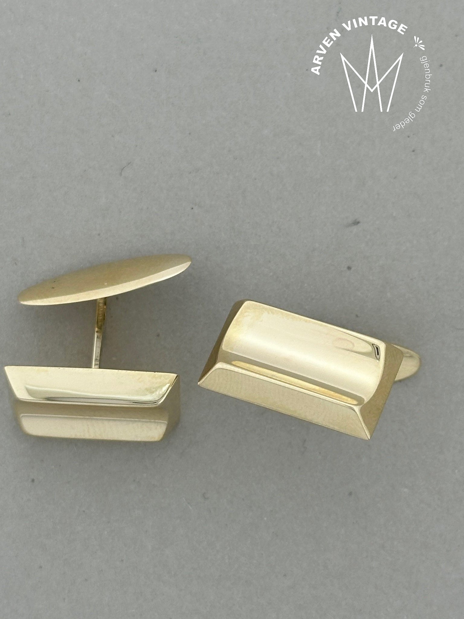 Vintage cufflinks yellow gold