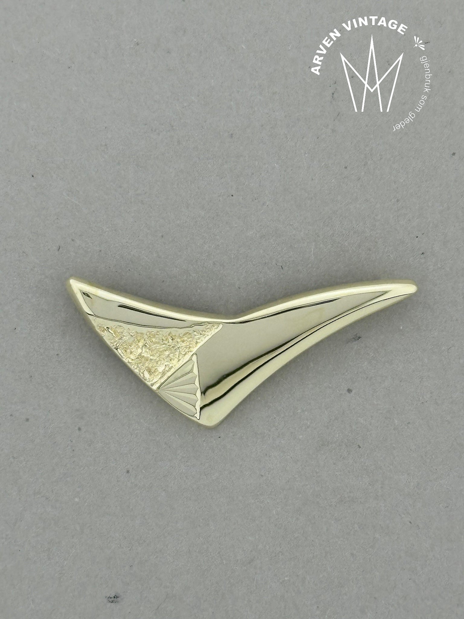 Vintage pendant yellow gold