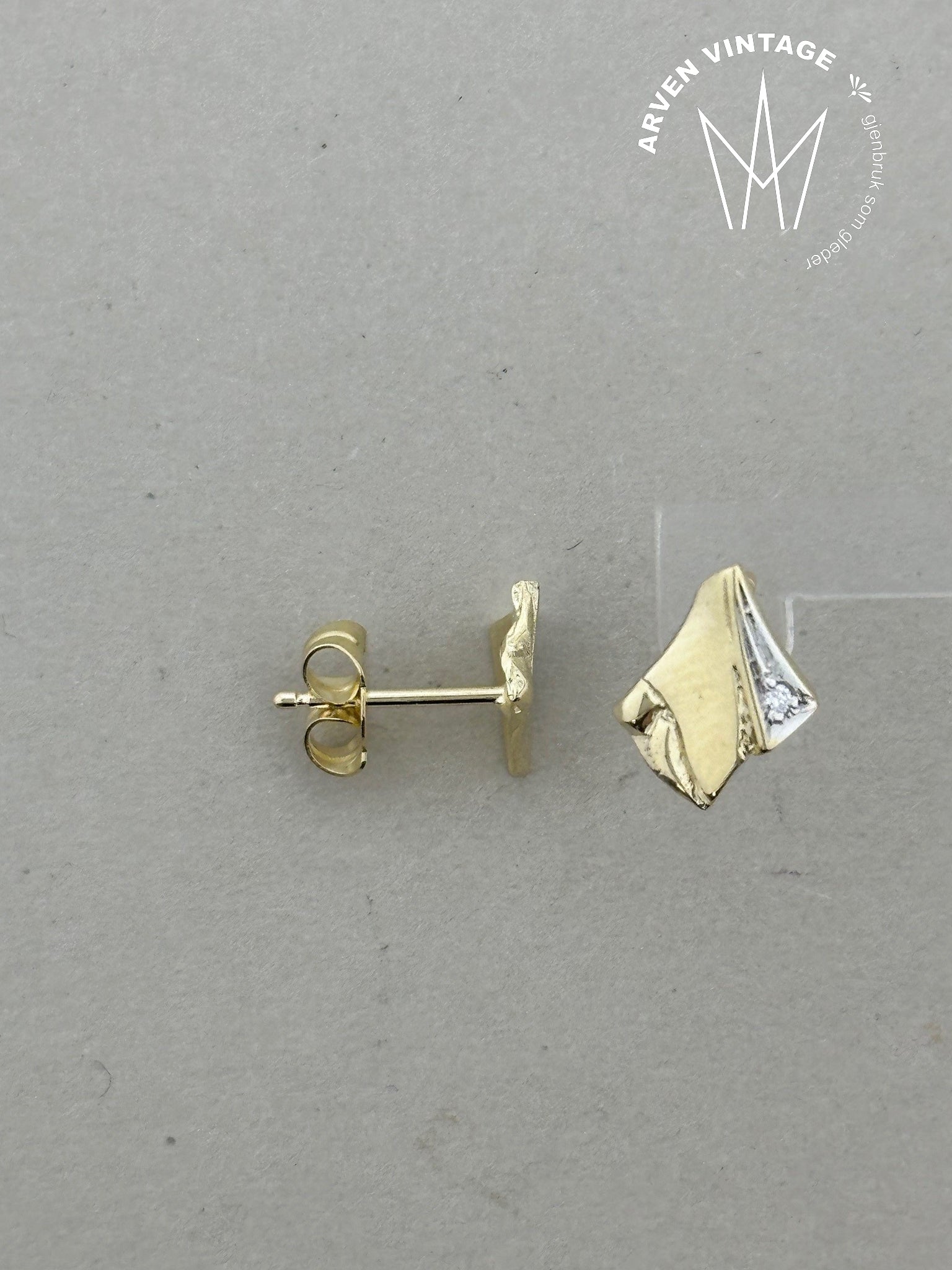 Vintage diamantørepynt gult gull