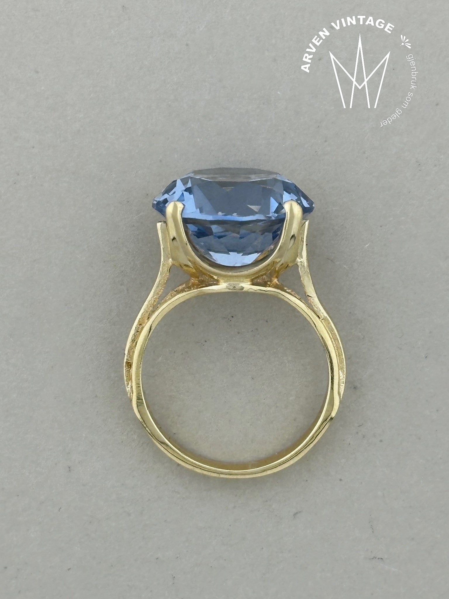 Vintage ring gult gull med blå sten str 54