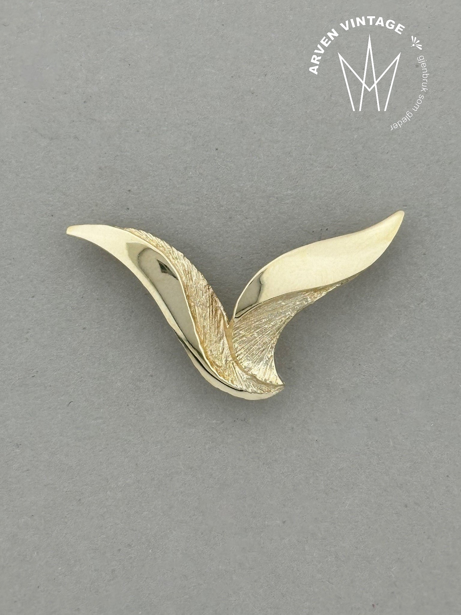 Vintage pendant yellow gold