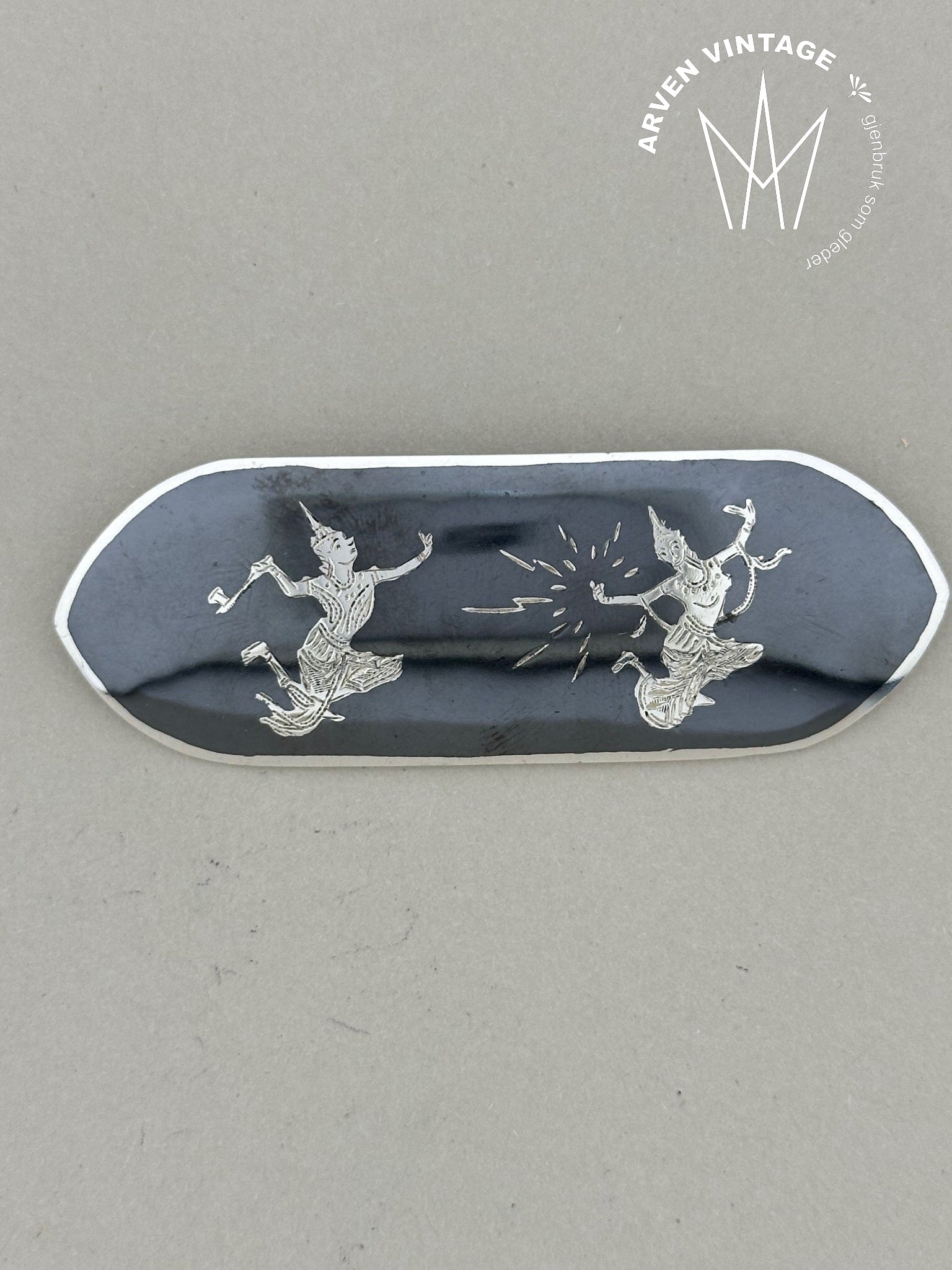 Vintage silver brooch