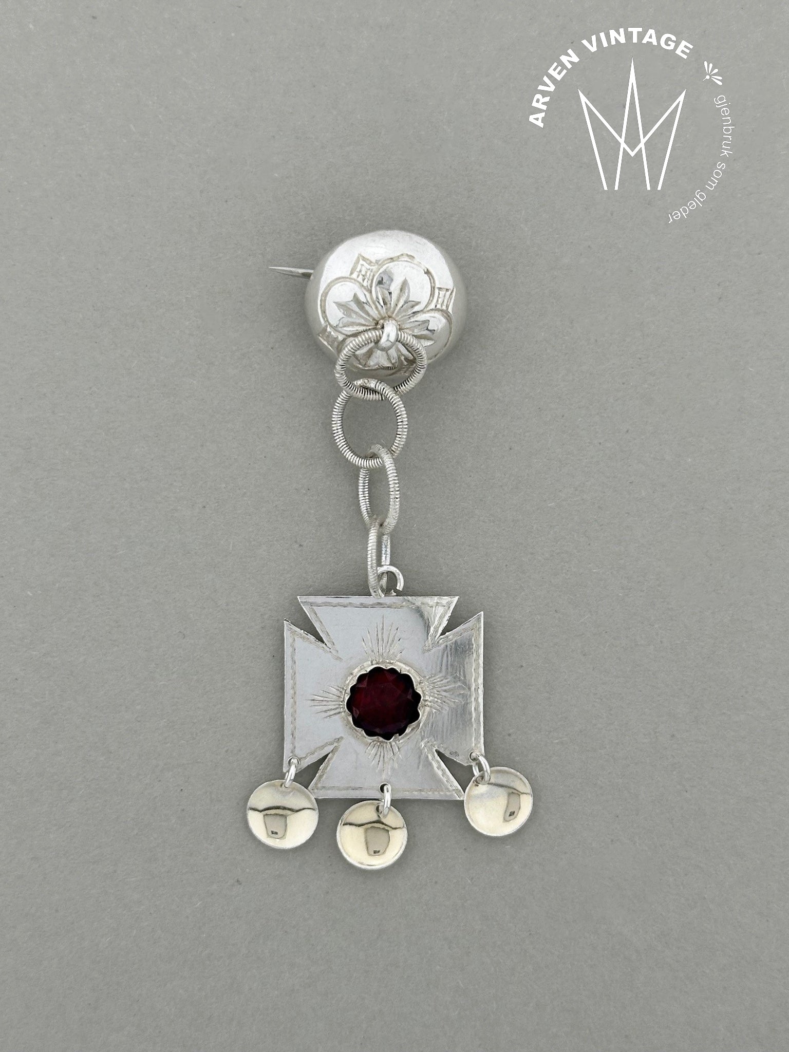 Vintage simple necklace with red stone