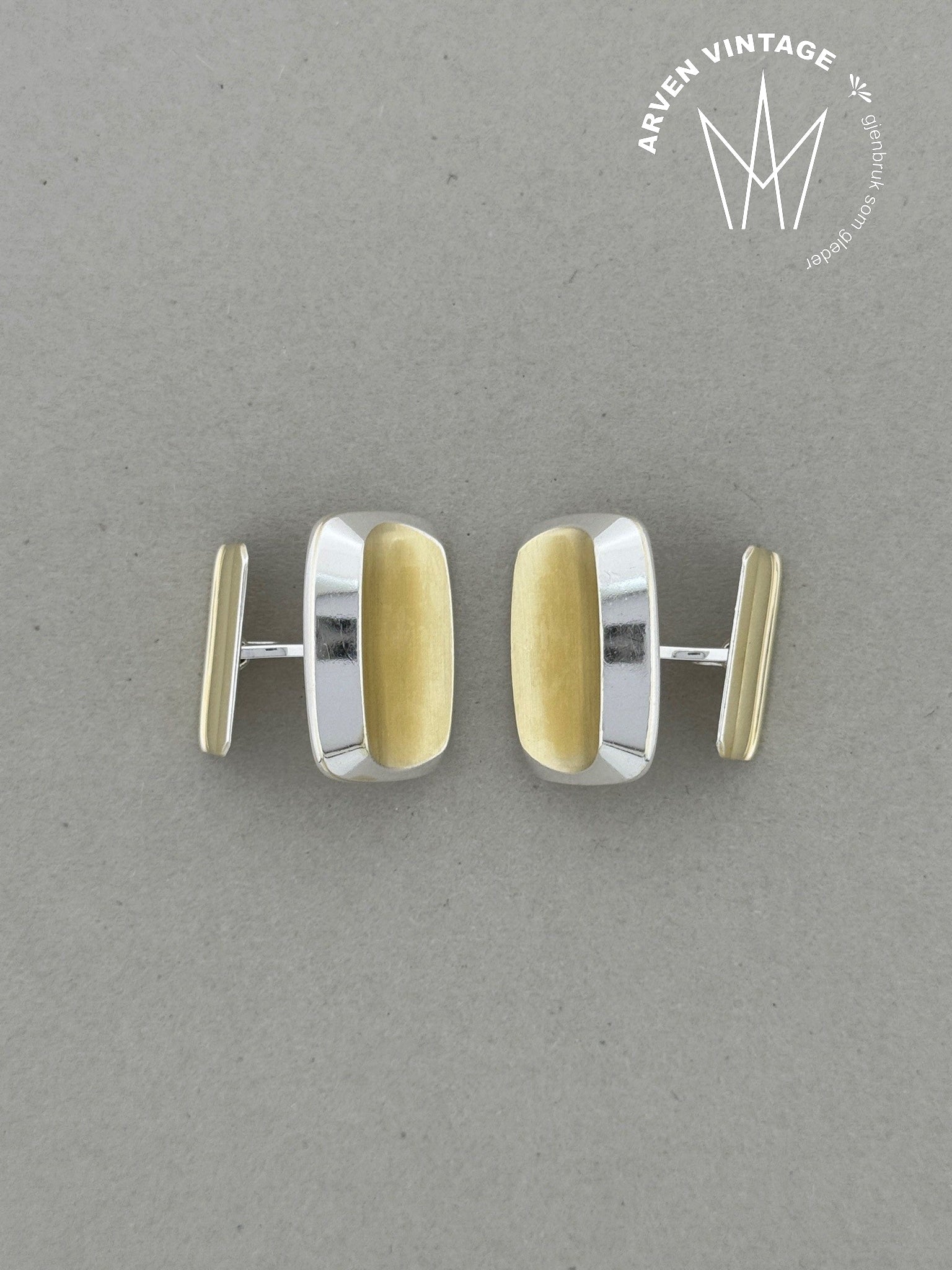 Vintage cufflinks in gold-plated silver