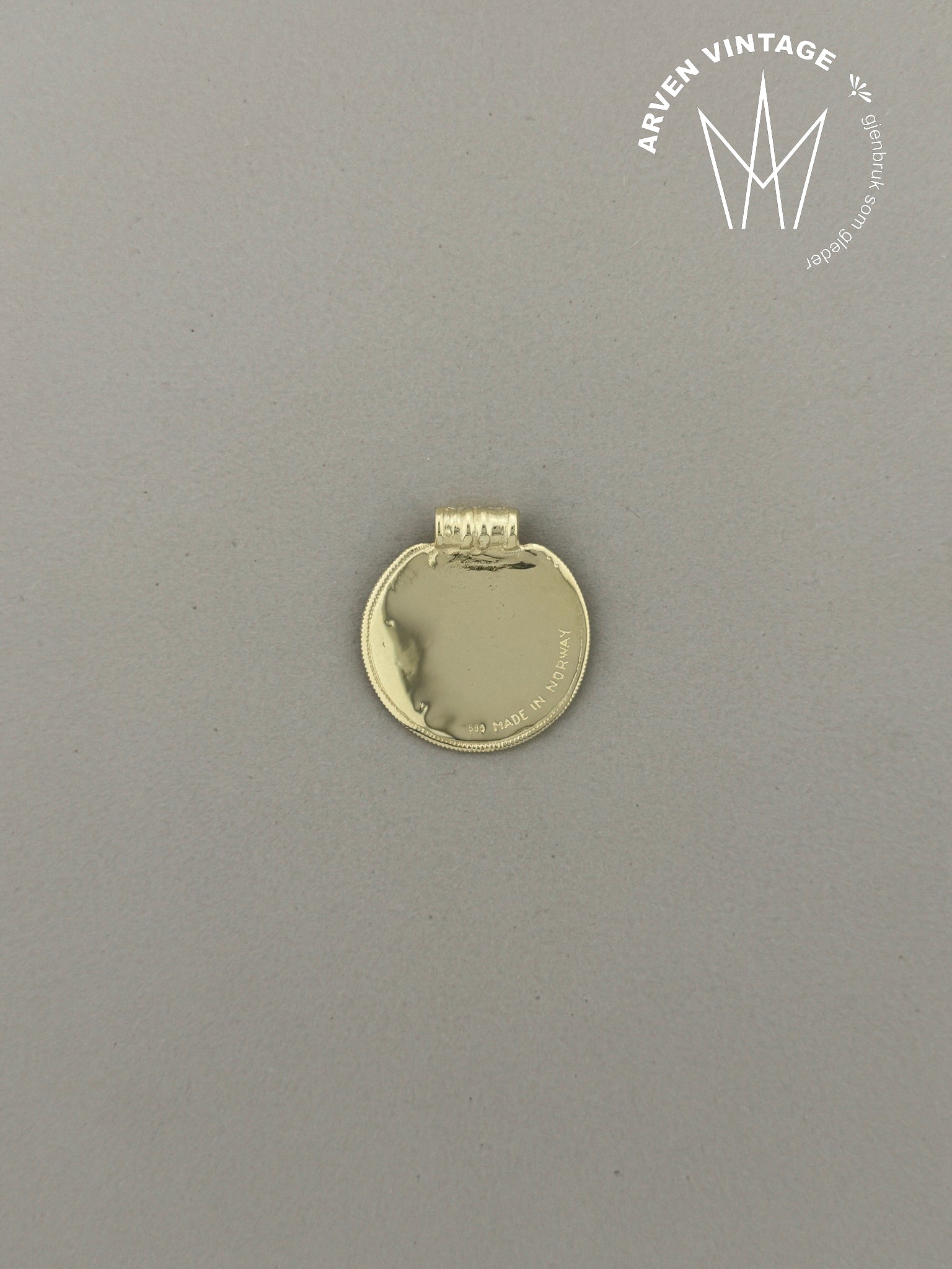 Vintage pendant yellow gold