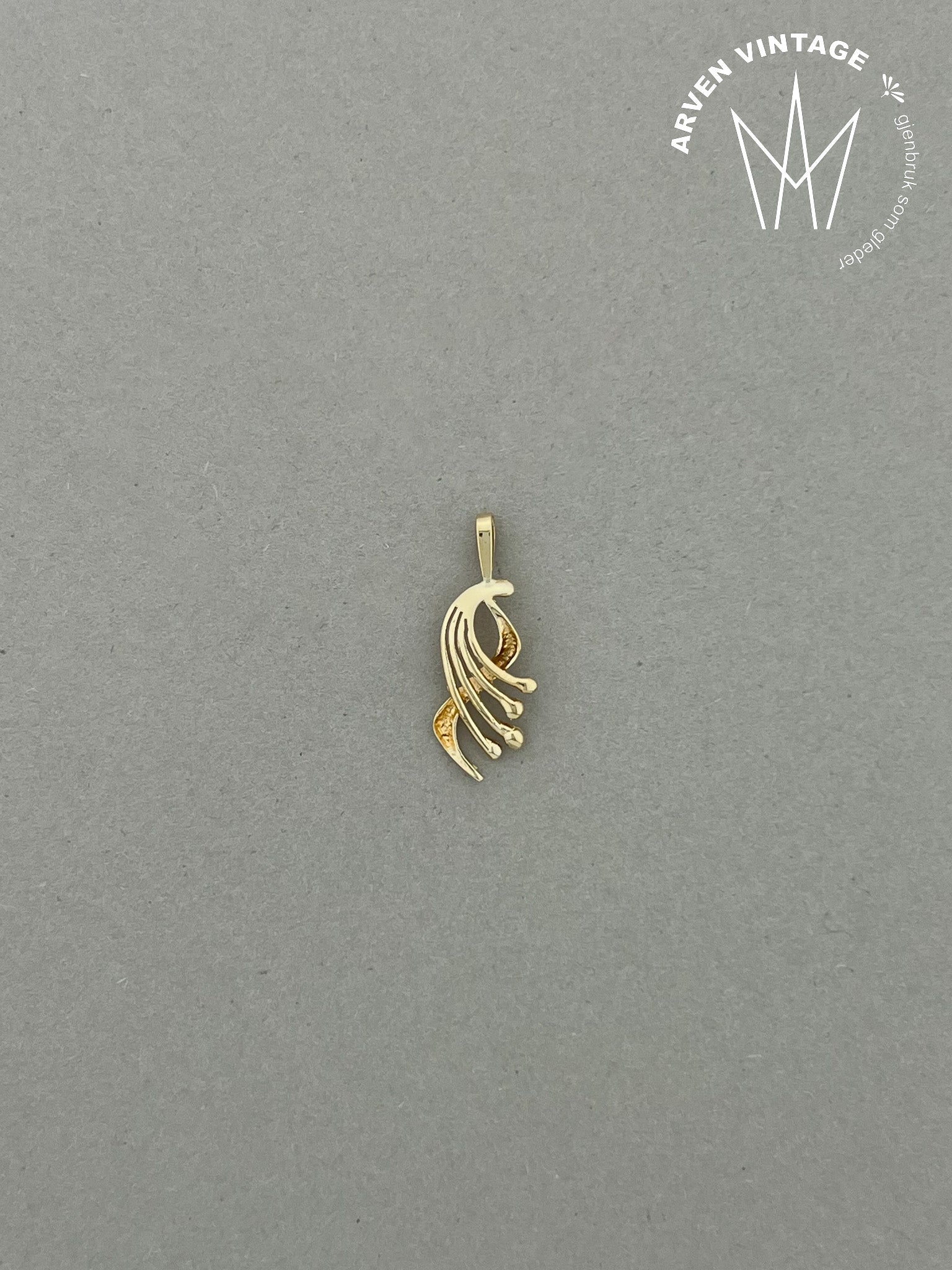 Vintage pendant yellow gold