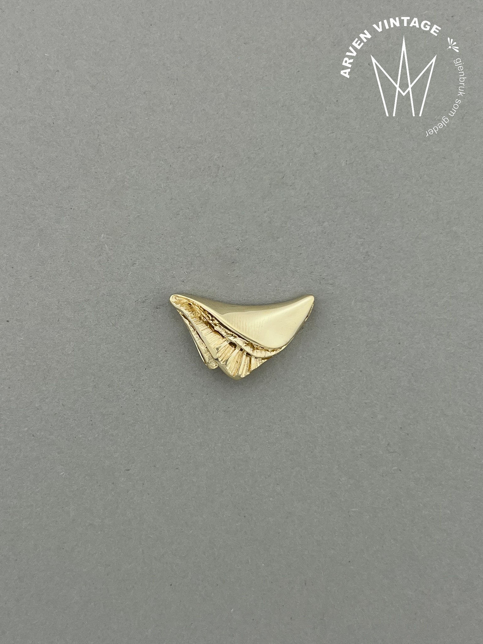 Vintage pendant yellow gold