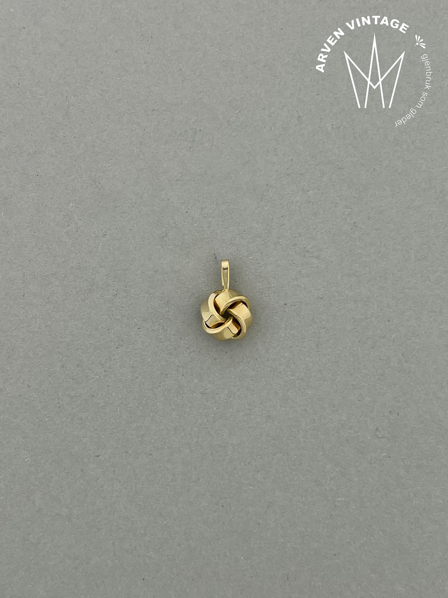 Vintage pendant yellow gold