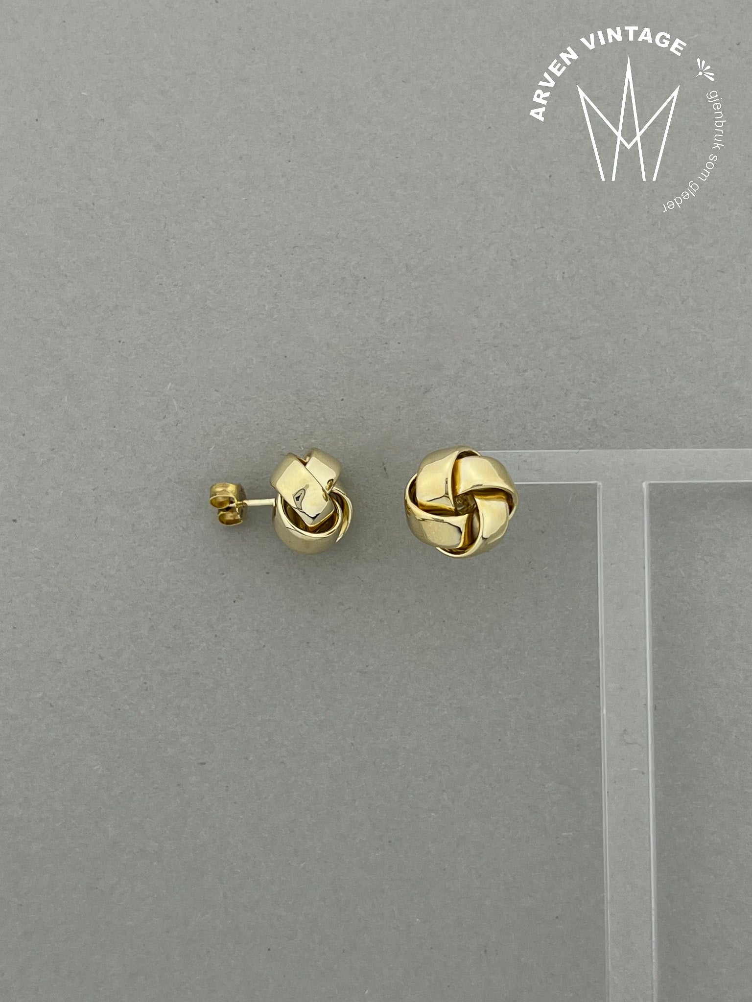 Vintage earrings yellow gold