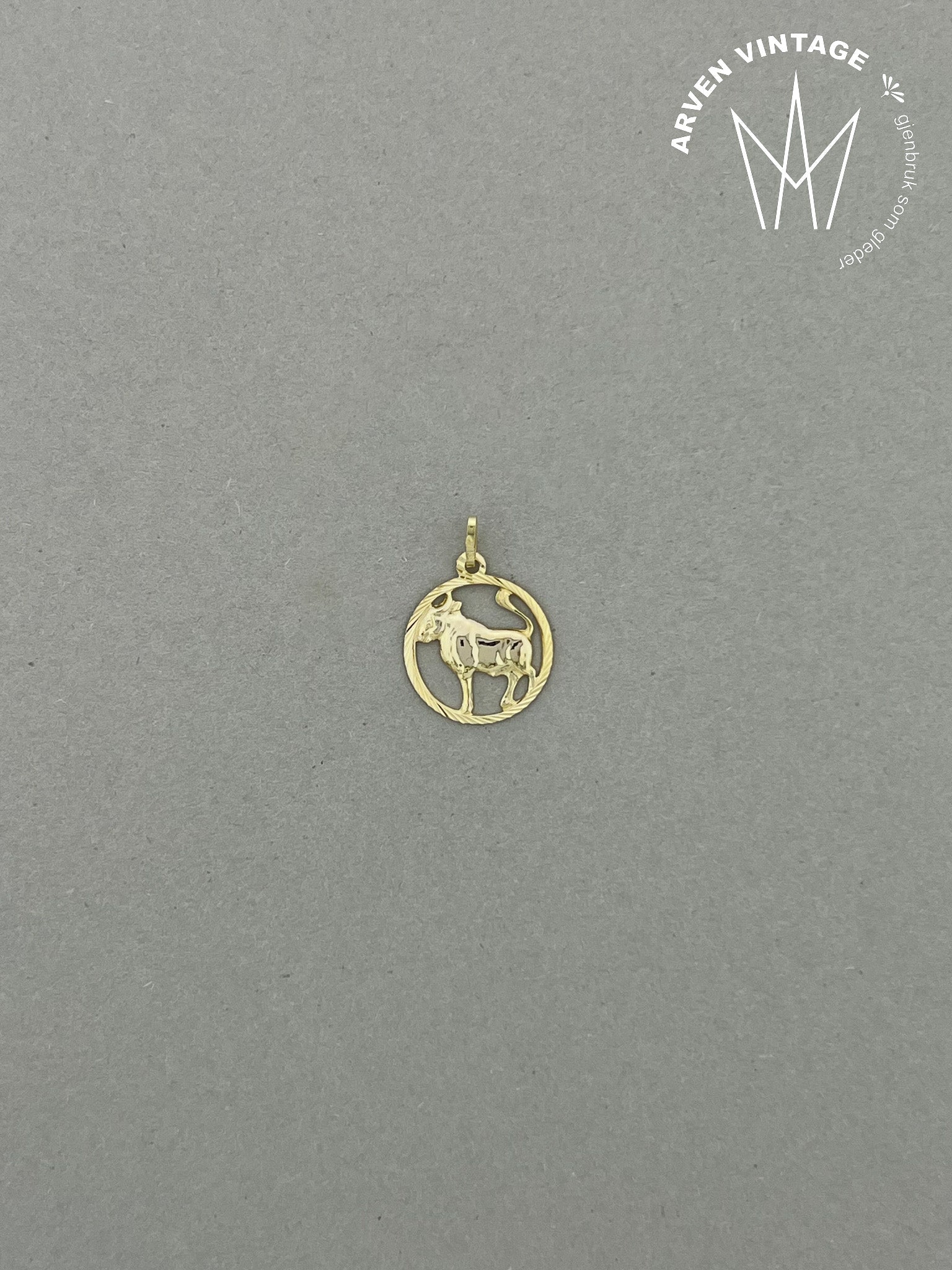 Vintage pendant Taurus yellow gold