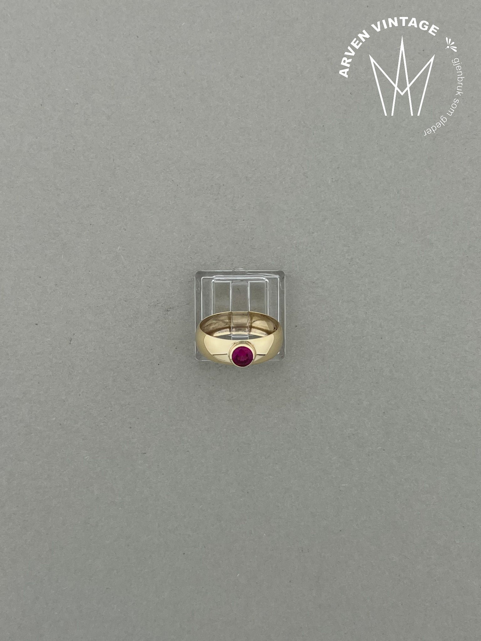 Vintage glatt ring rosa sten str 55