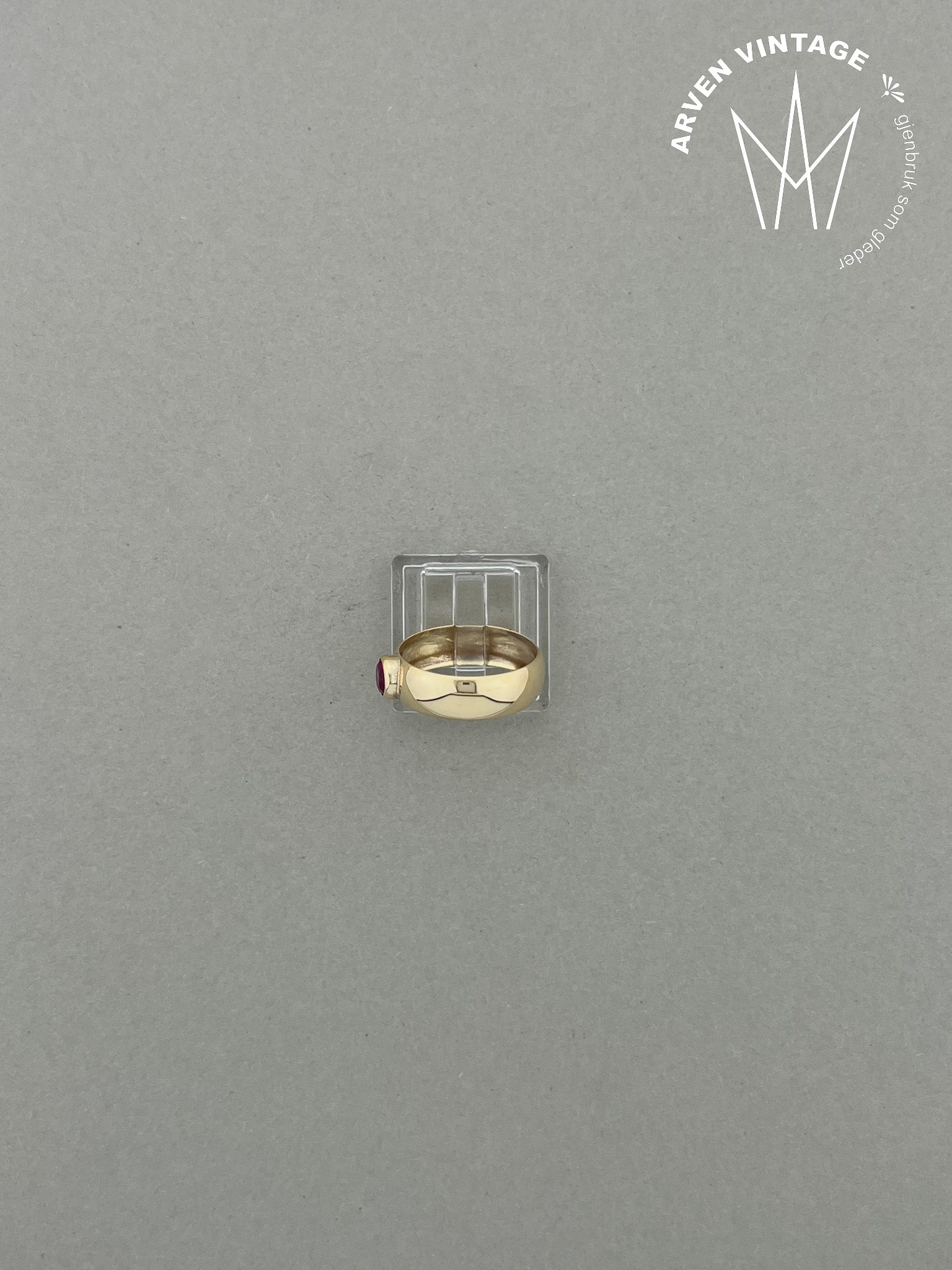 Vintage glatt ring rosa sten str 55