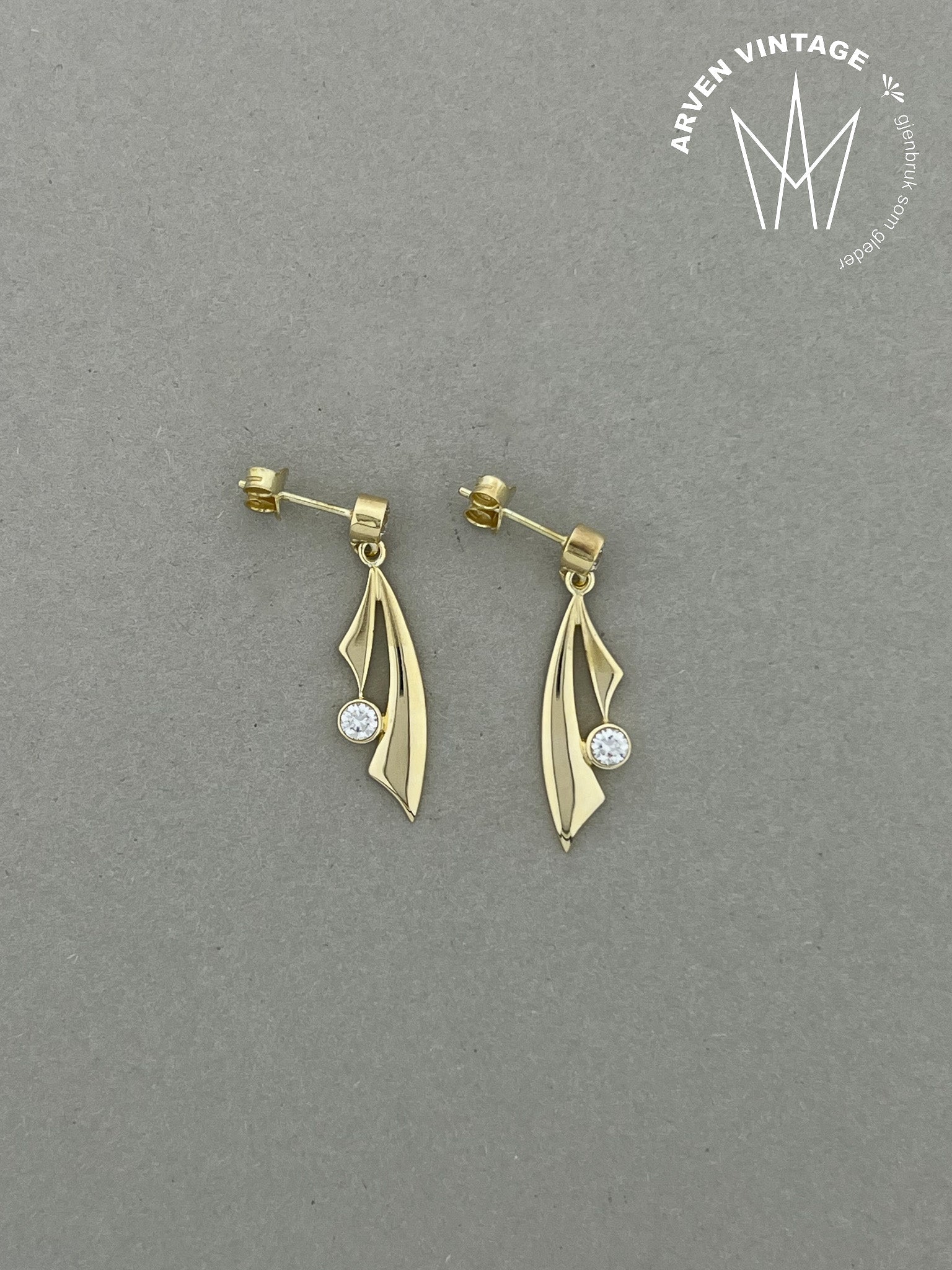 Vintage earrings yellow gold