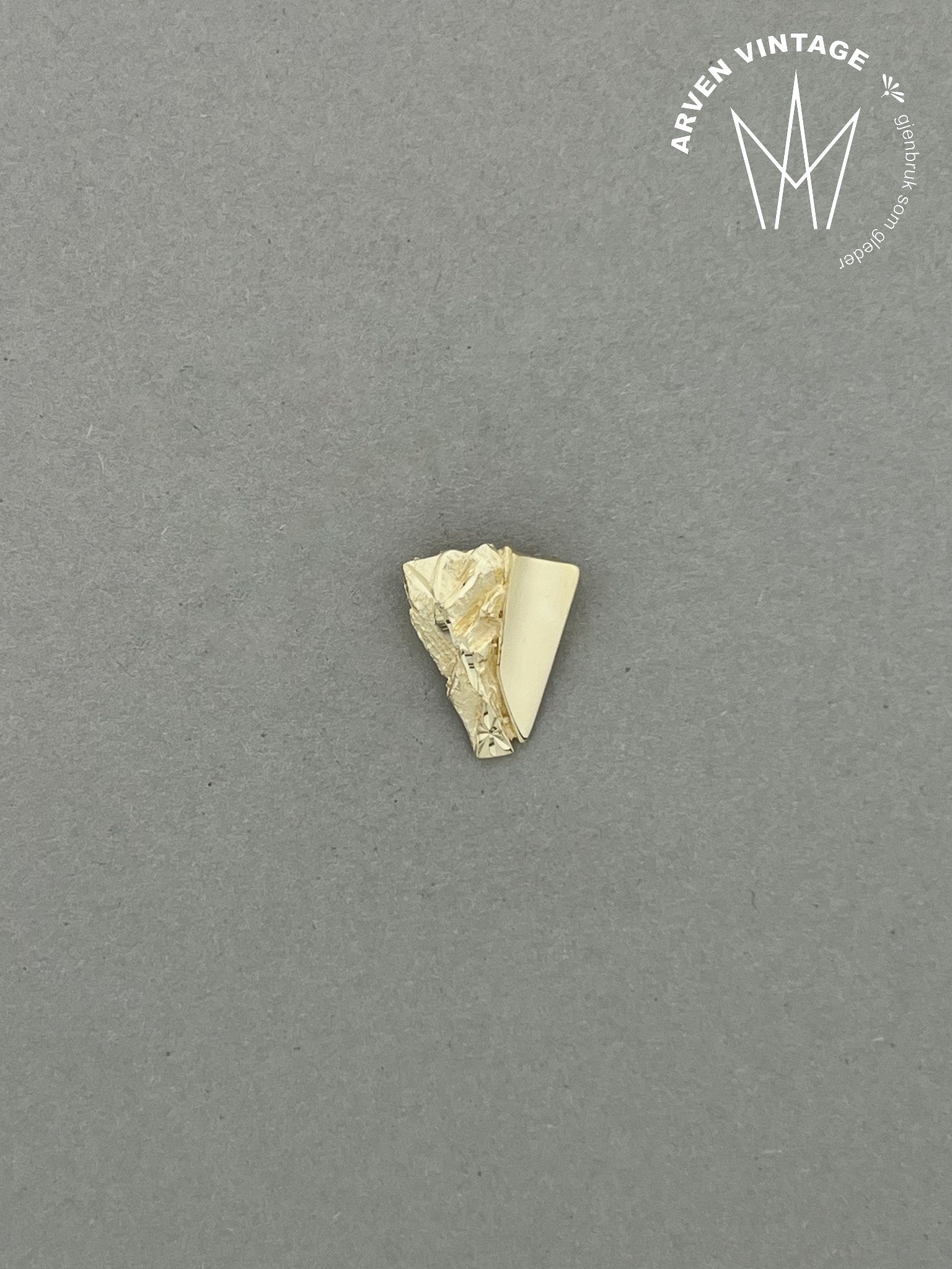 Vintage pendant yellow gold