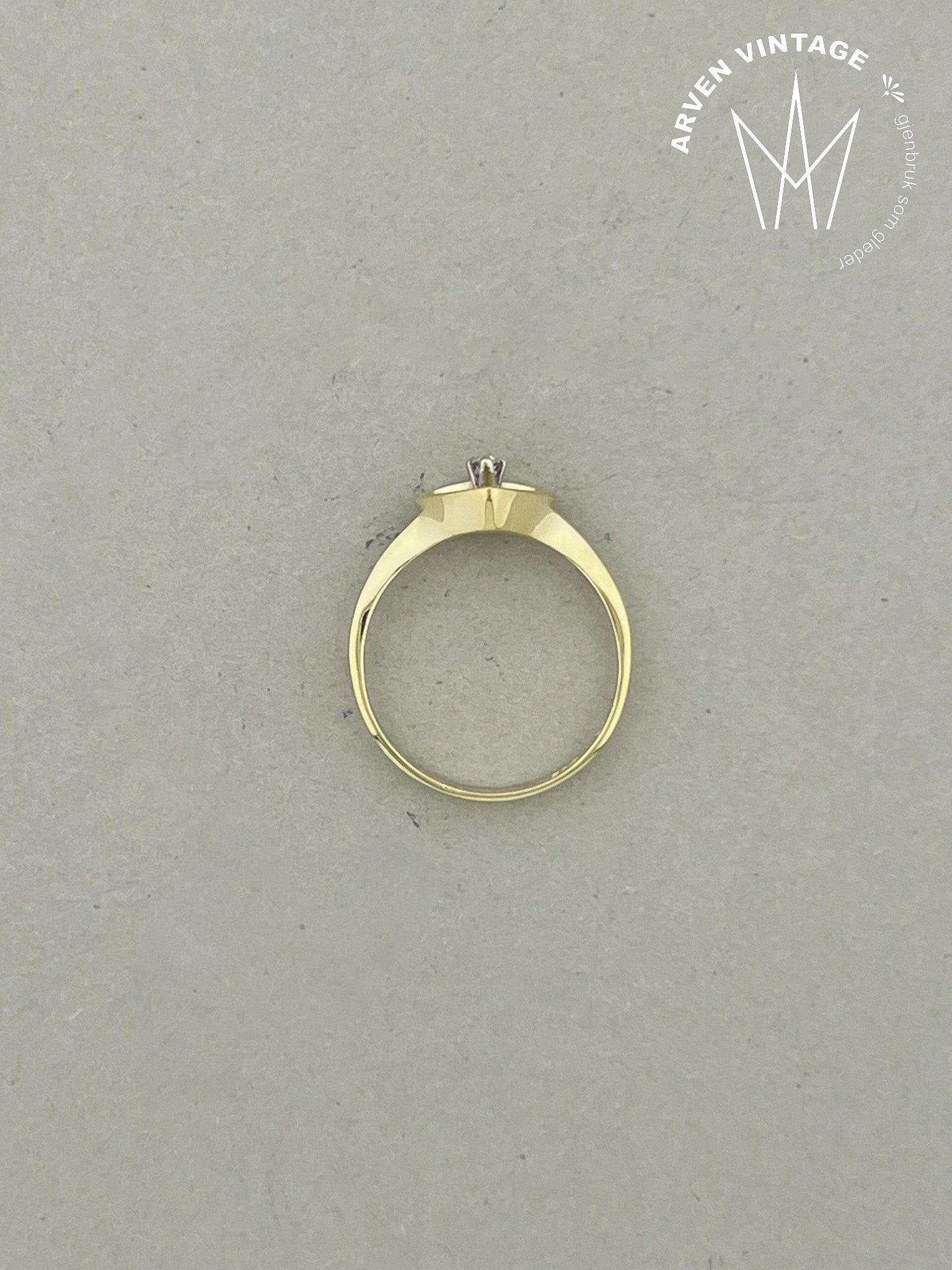 Vintage diamantring gult gull str 53