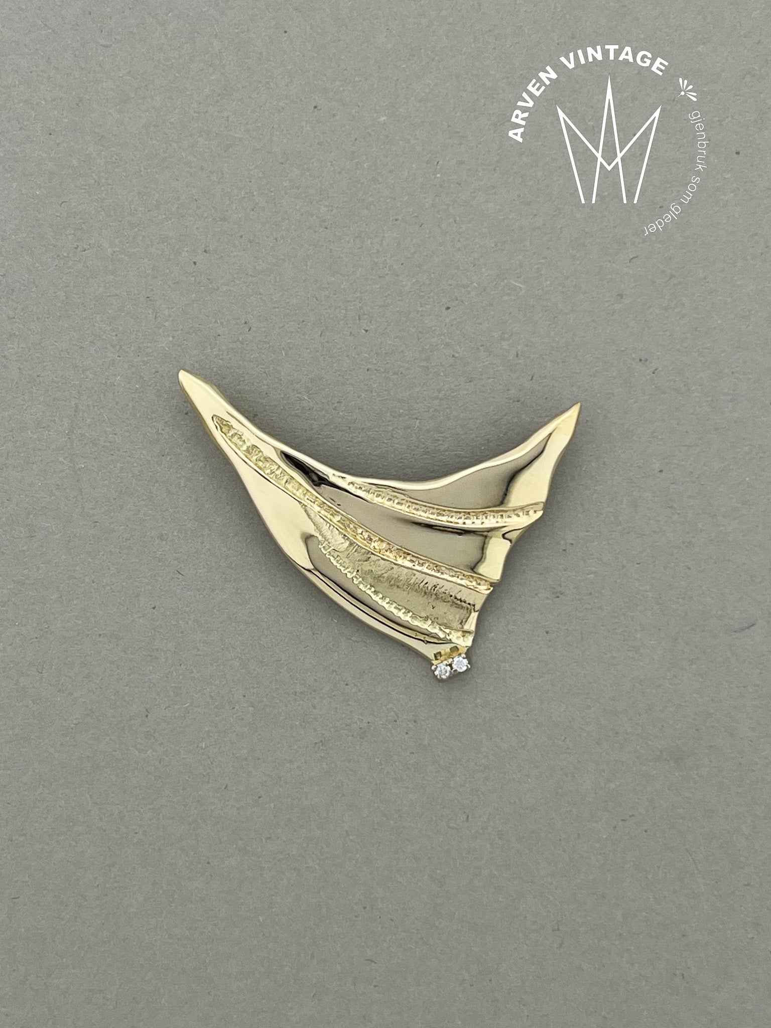 Vintage diamntanheng gult gull