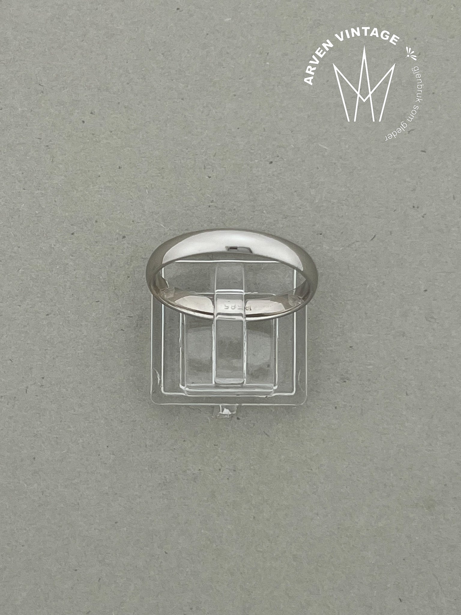 Vintage glatt ring hvitt gull 62