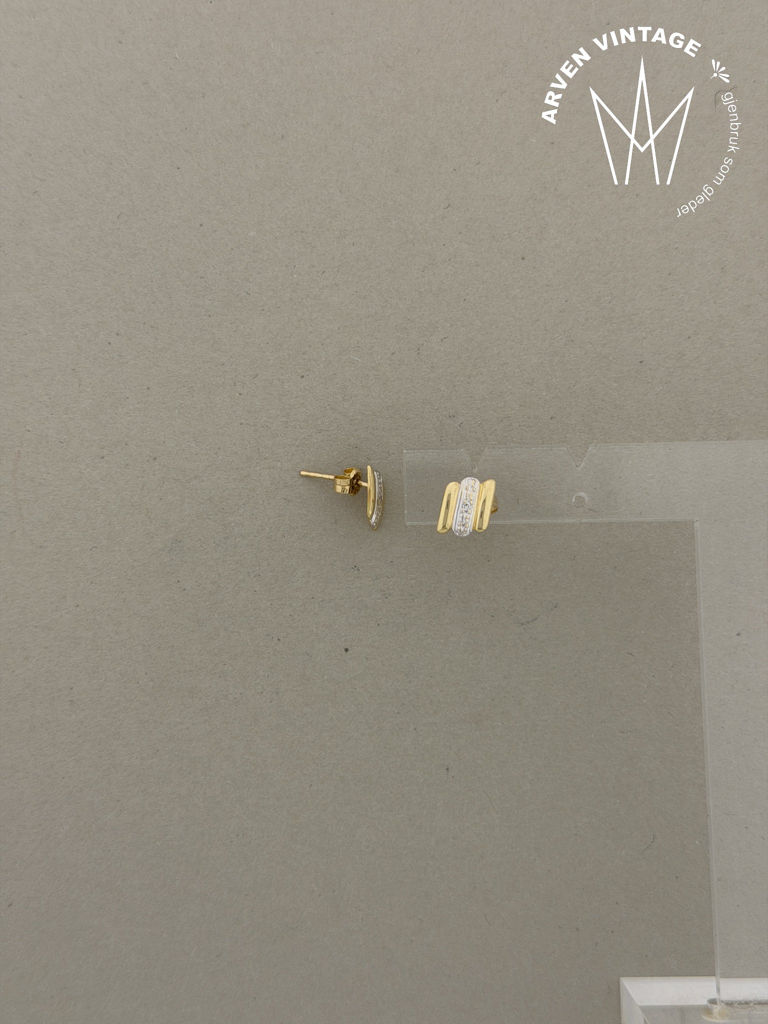 Vintage diamantørepynt gult gull