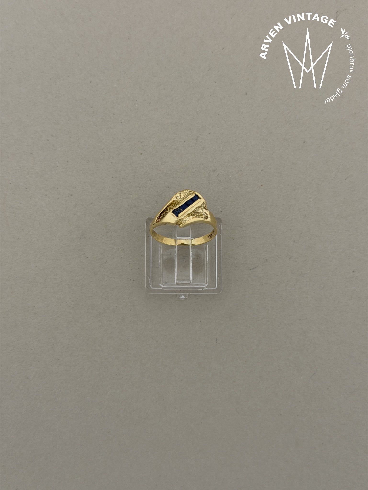 Vintage ring gult gull med blå stener str52