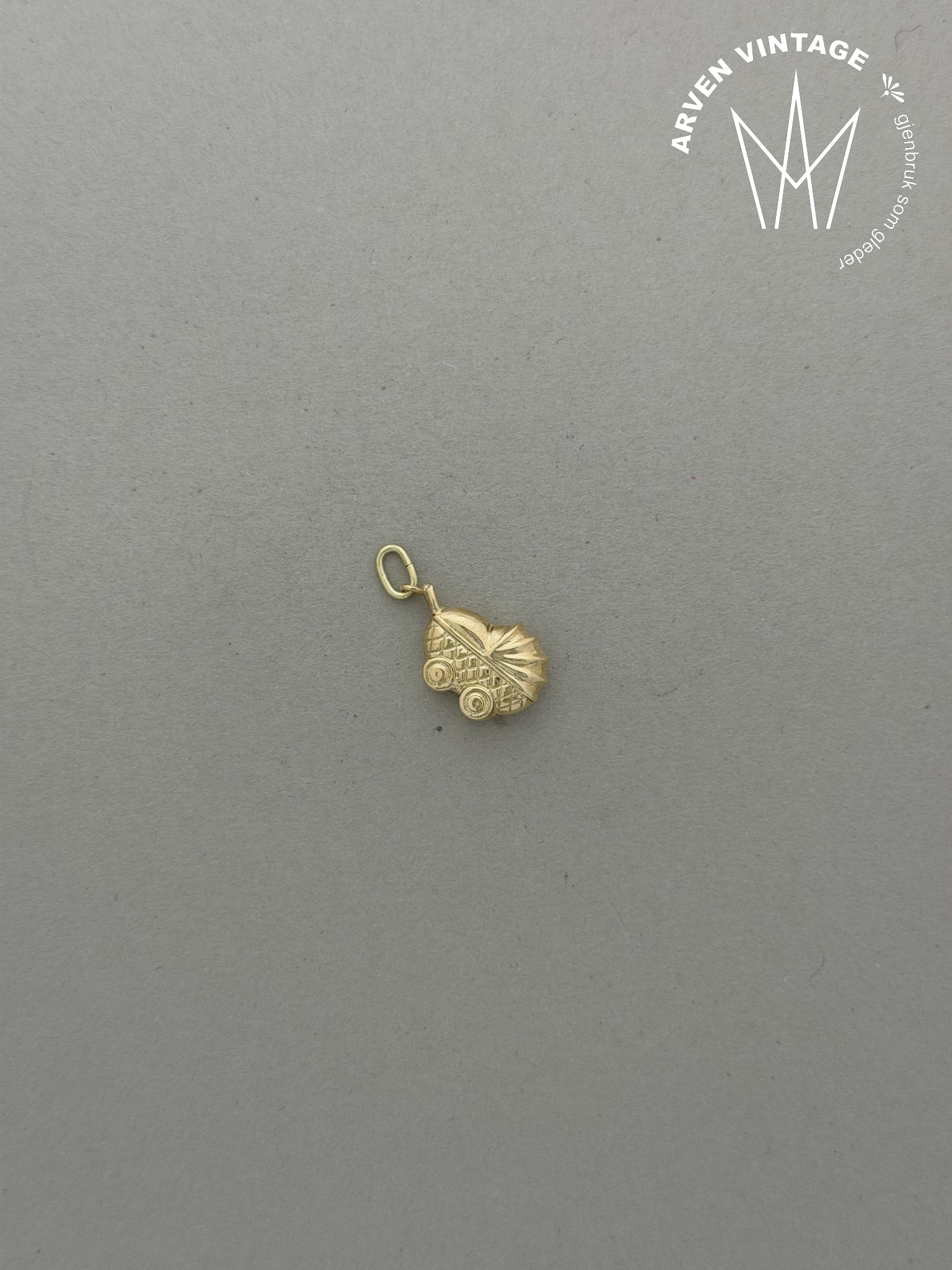 Vintage dukkevognanheng gult gull