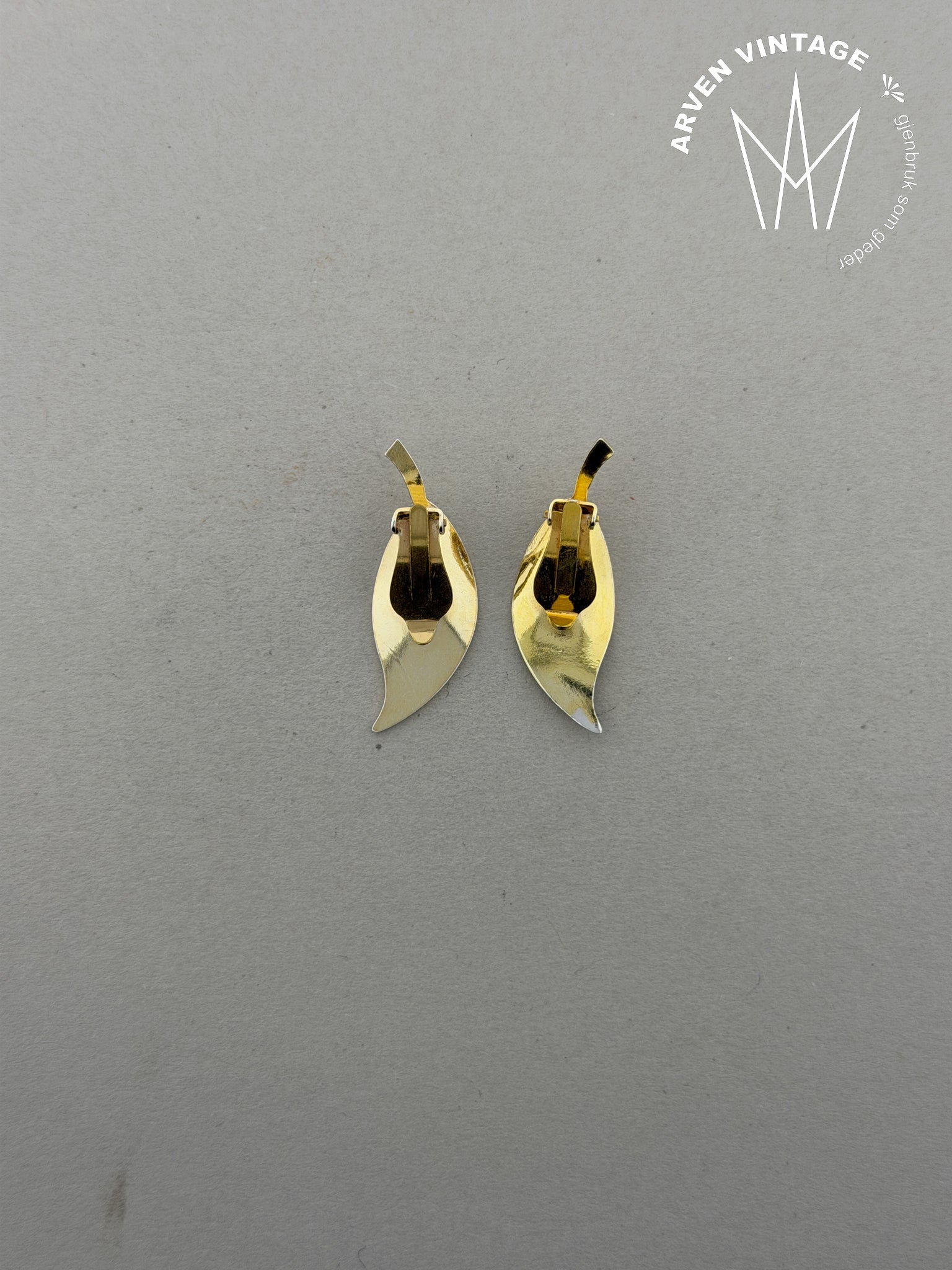 Vintage sølv emaljeørepynt med klips