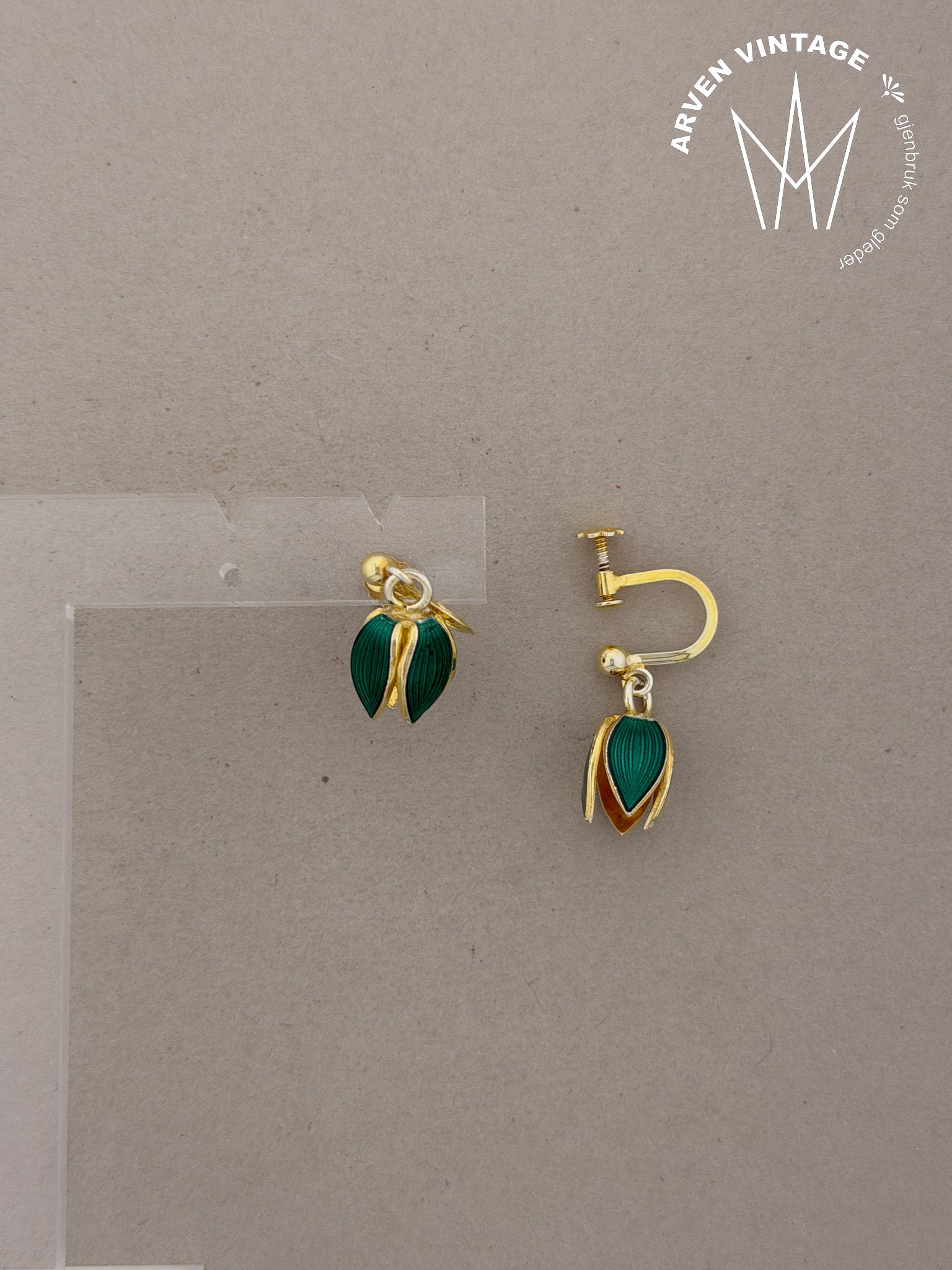 Vintage sølv emaljeørepynt med skrufeste